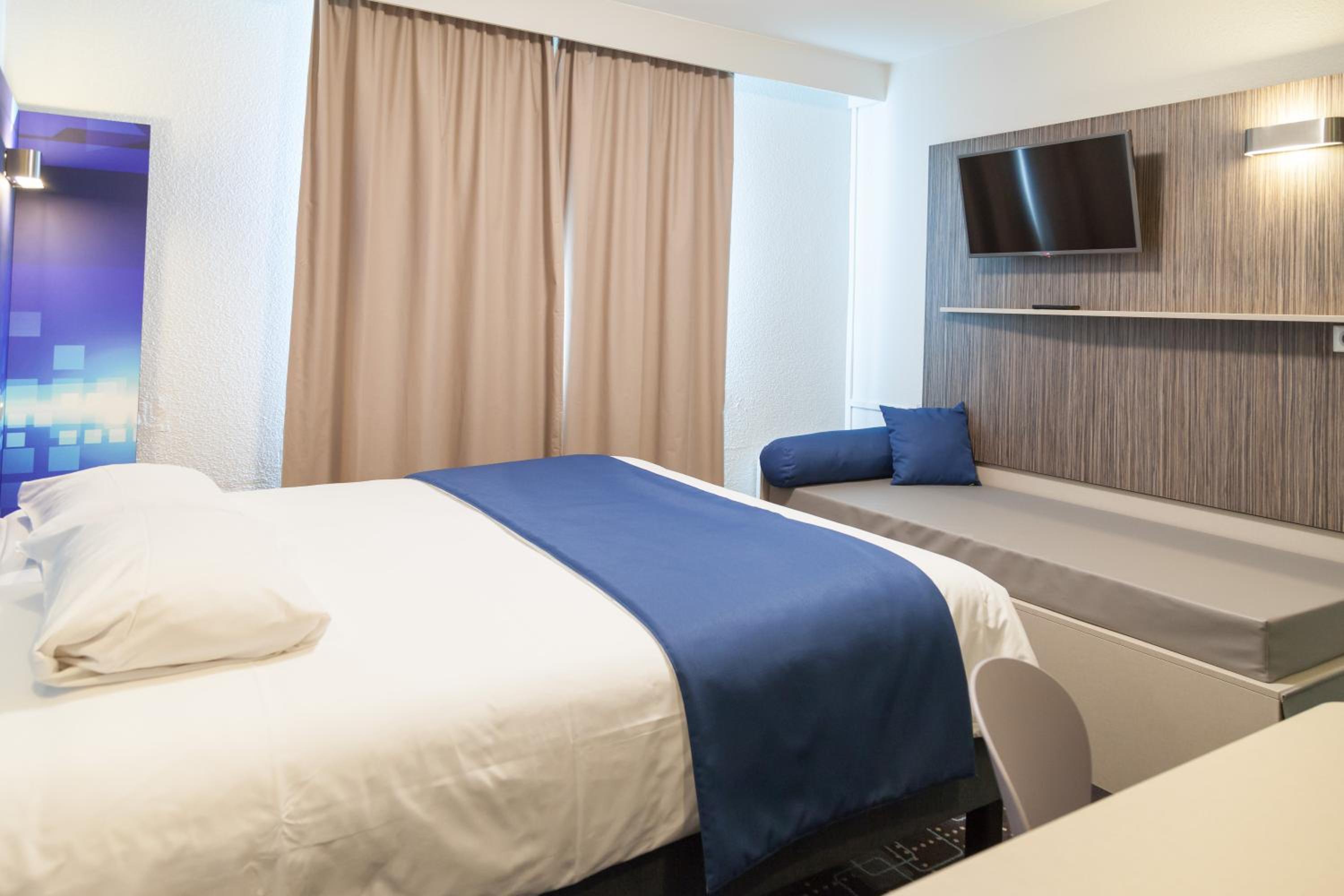 Double Room - Photo 8