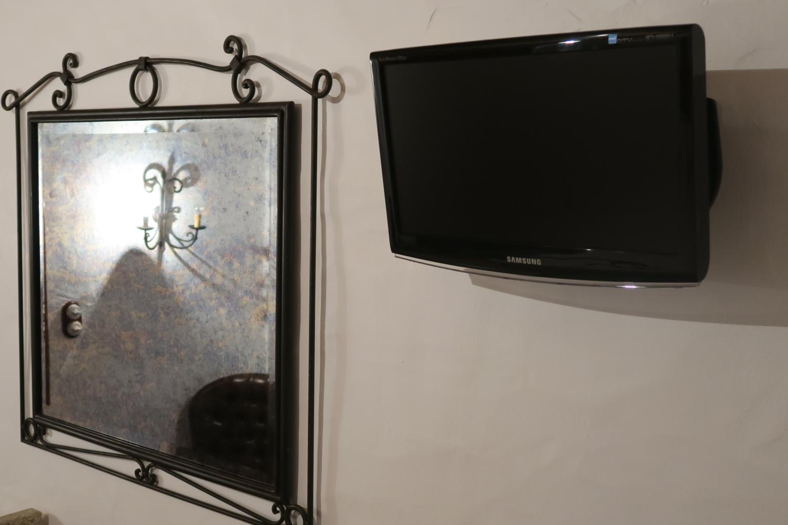 Standard Double Room - Photo 6