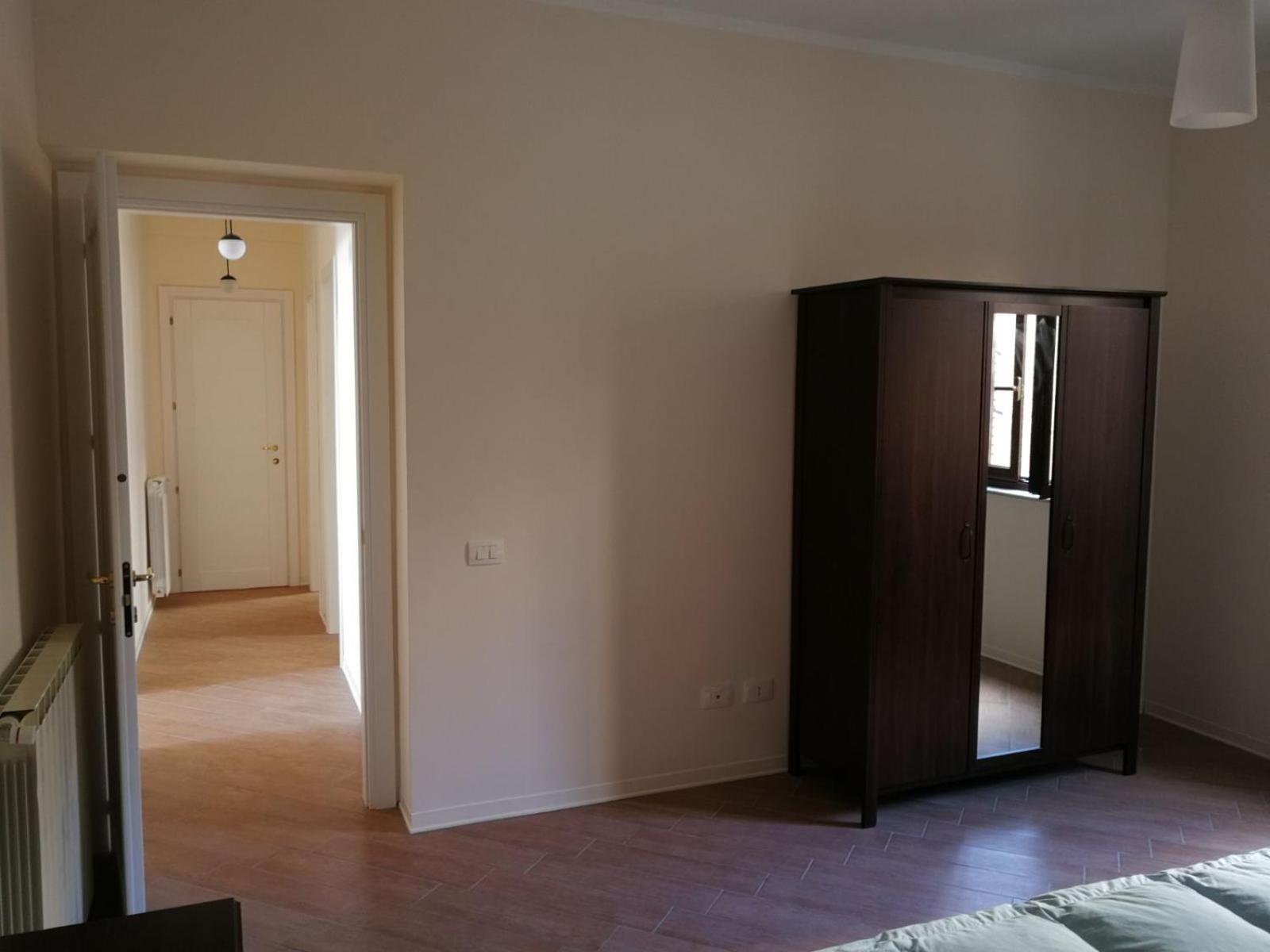 Double Room with Private External Bathroom - Photo 1