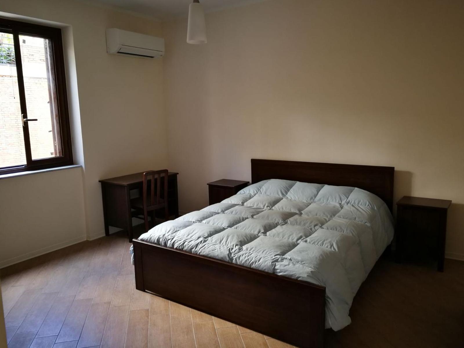 Double Room with Private External Bathroom - Photo 2