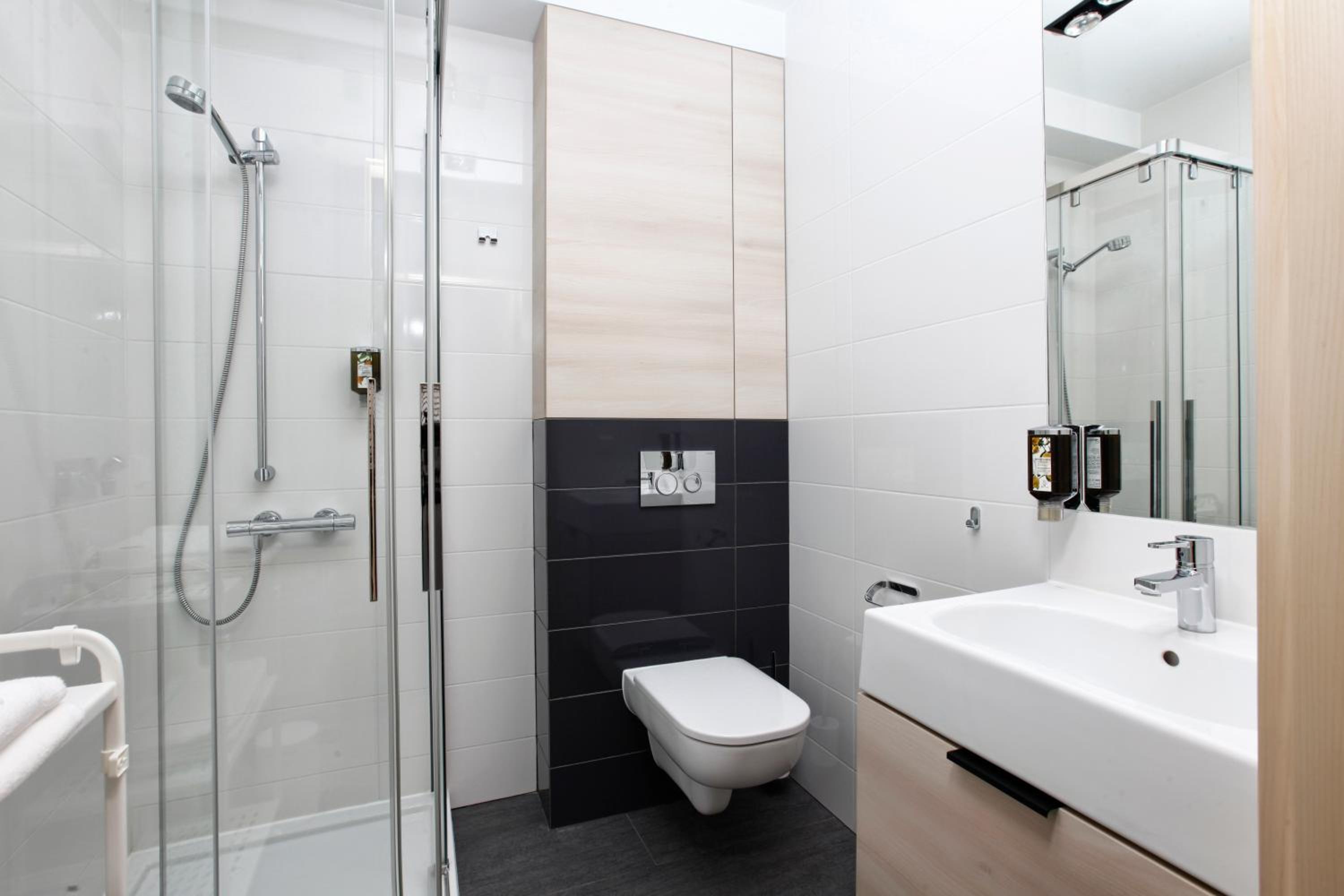 Apartment - Photo 2