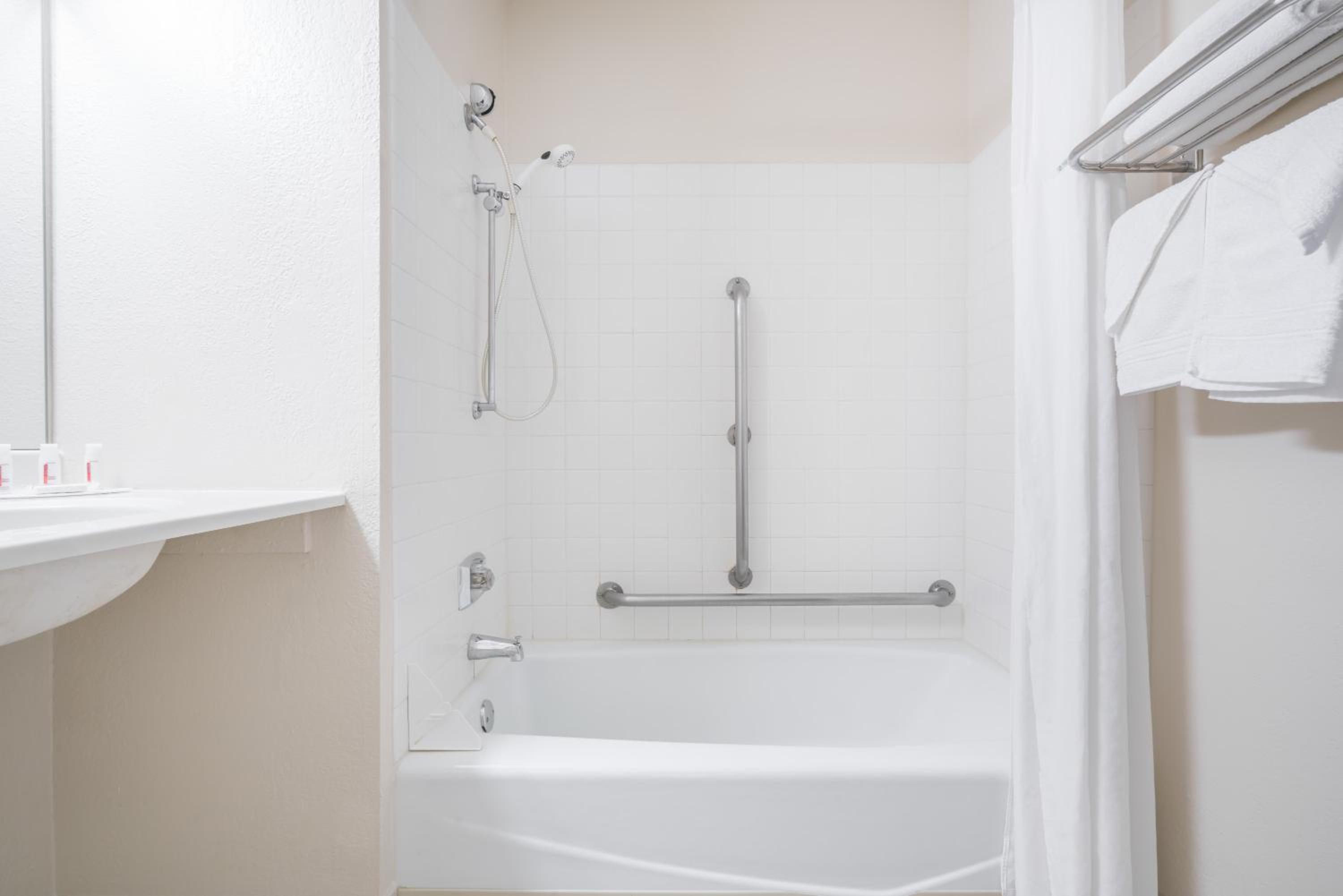 Queen Room - Disability Access/Non-Smoking - Photo 3