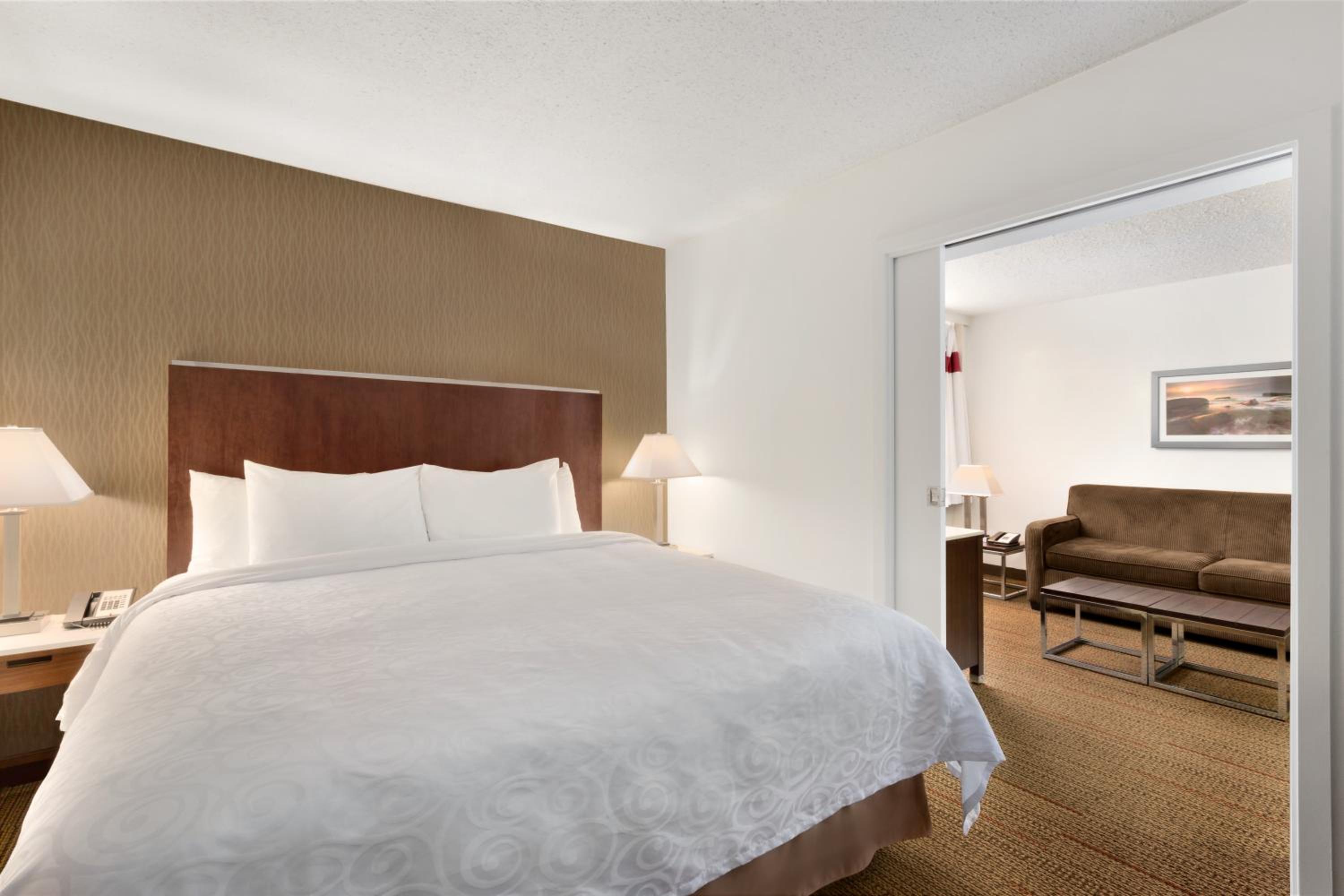 Coast King Suite