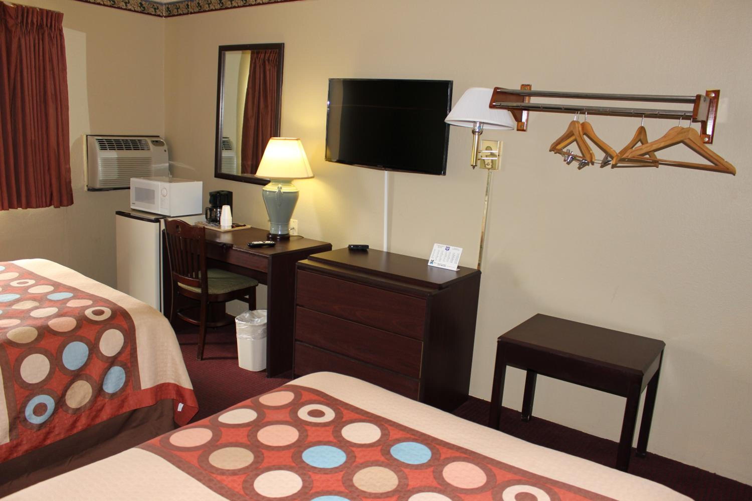 Double Room with Two Double Beds - Non-Smoking - Photo 1