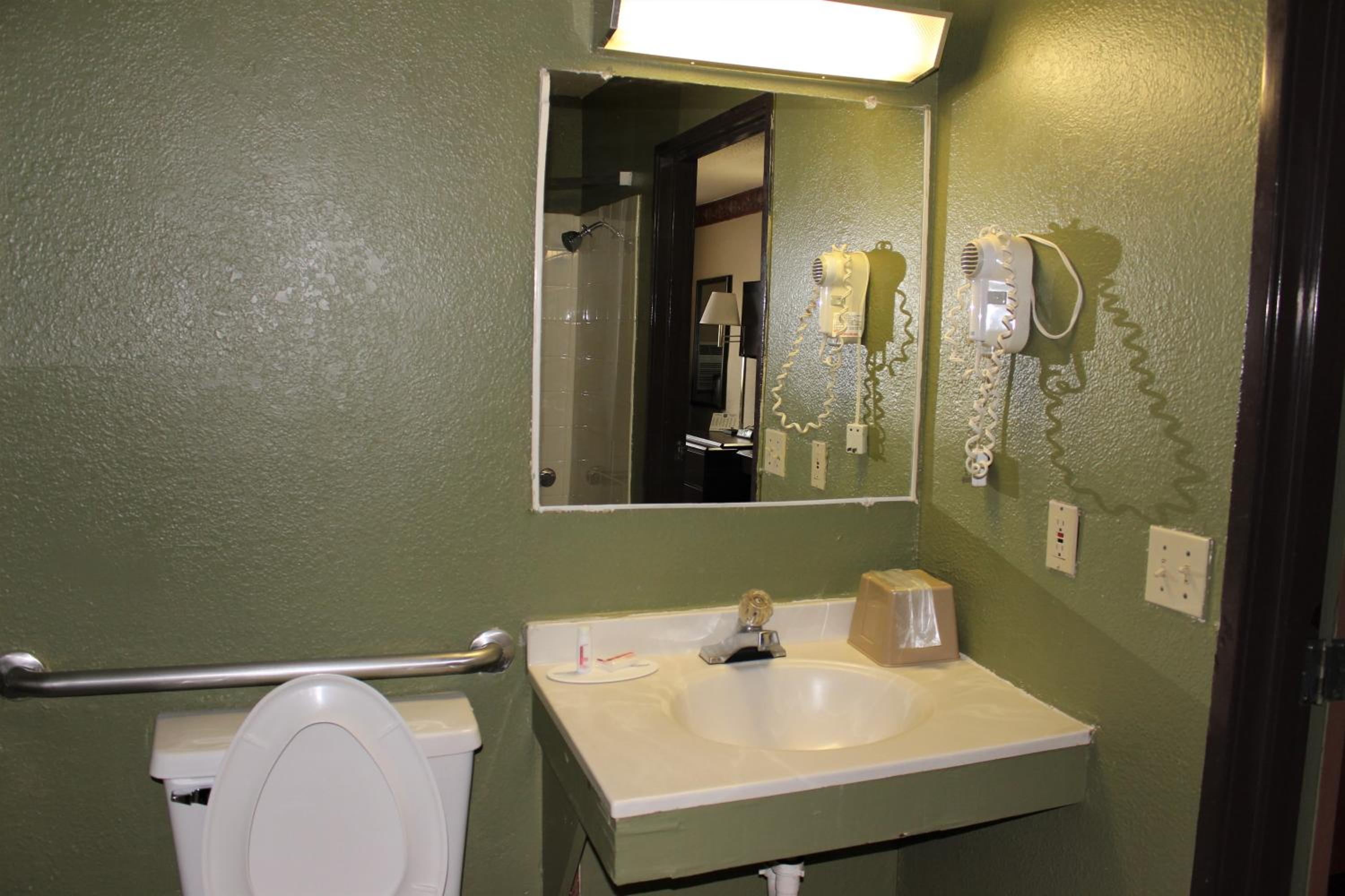 Double Room with Two Double Beds - Non-Smoking - Photo 3
