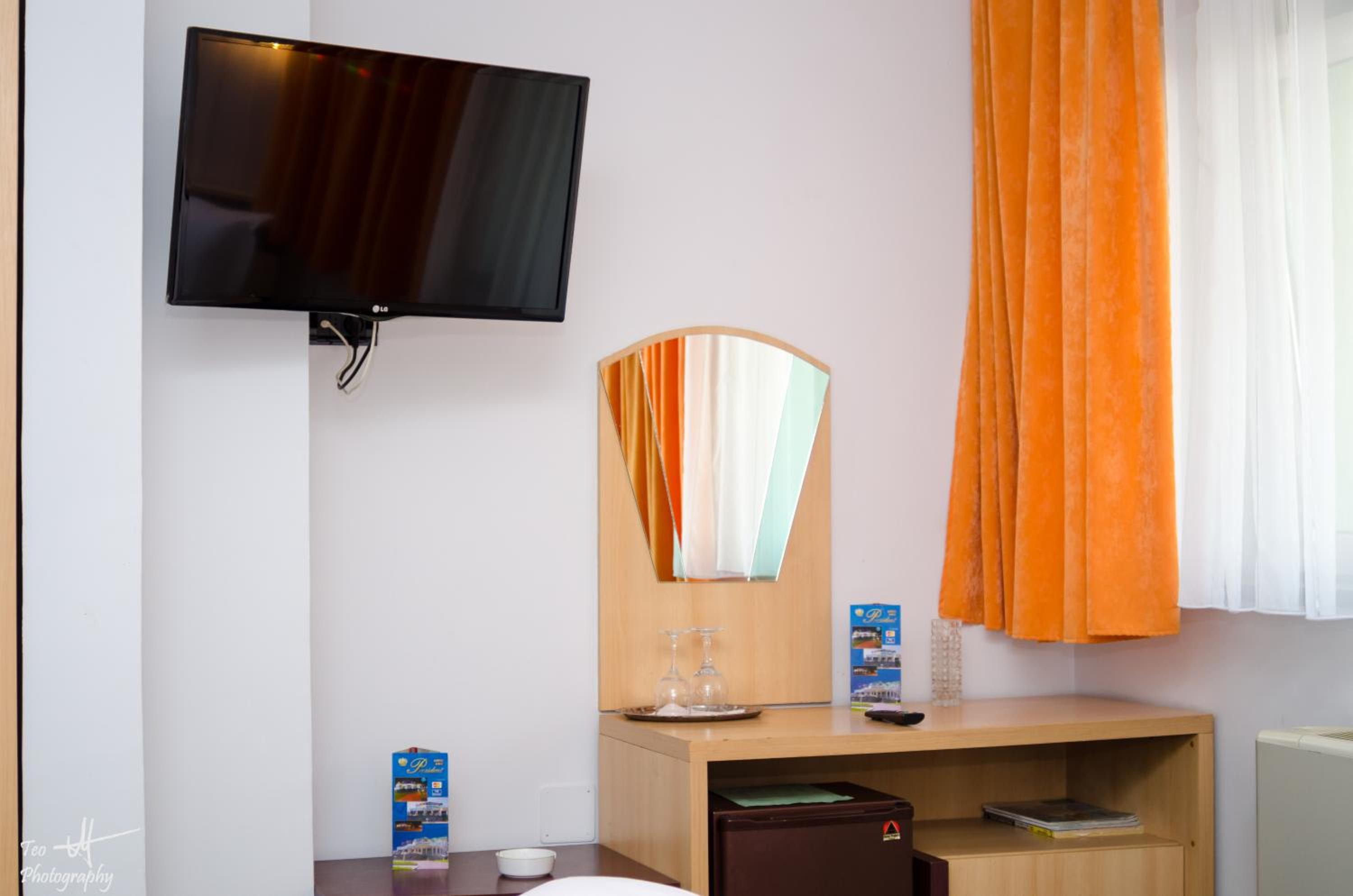 Suite - Photo 5