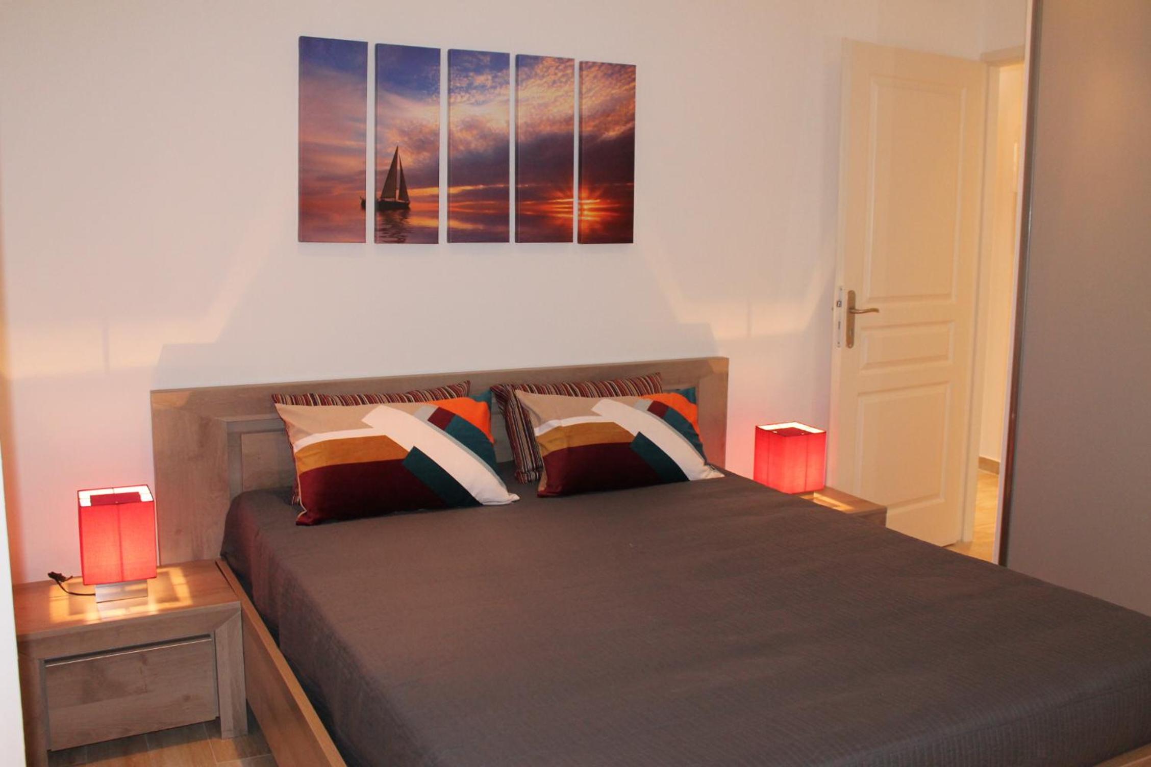Two-Bedroom Apartment - Photo 9
