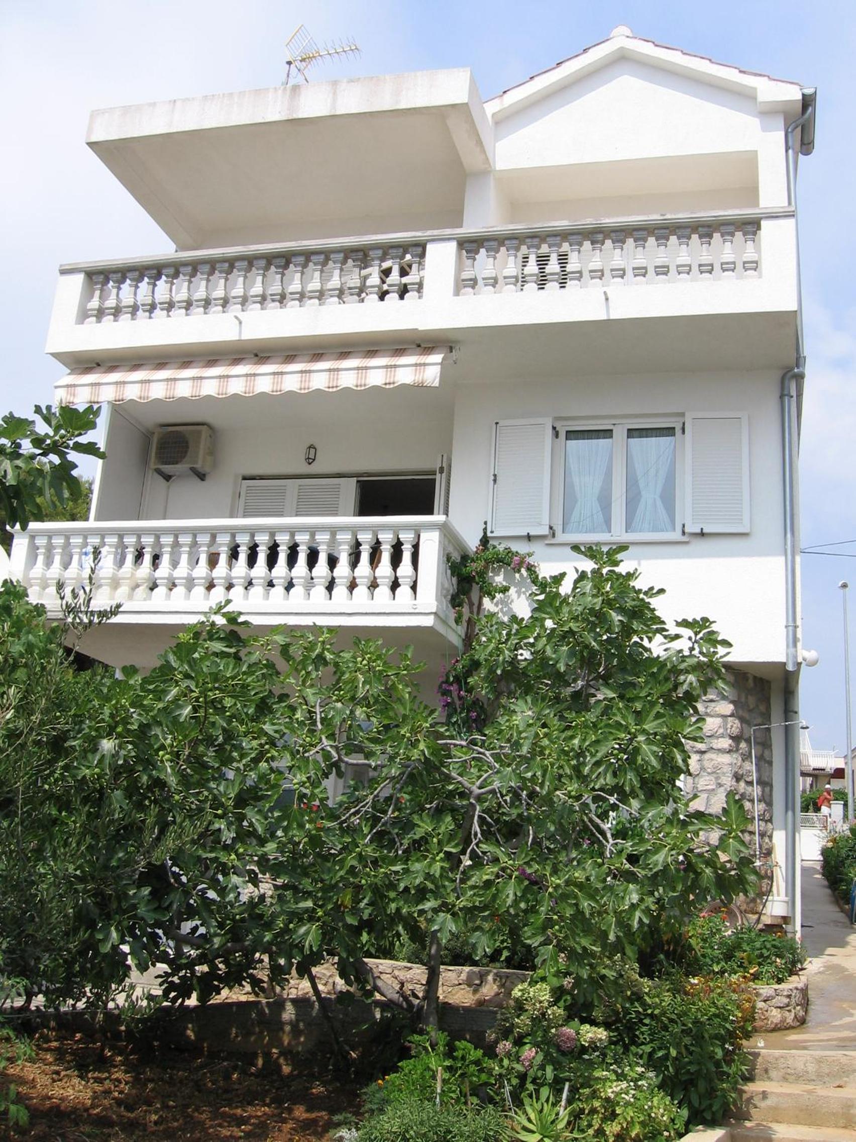 Studio with Balcony photo 2