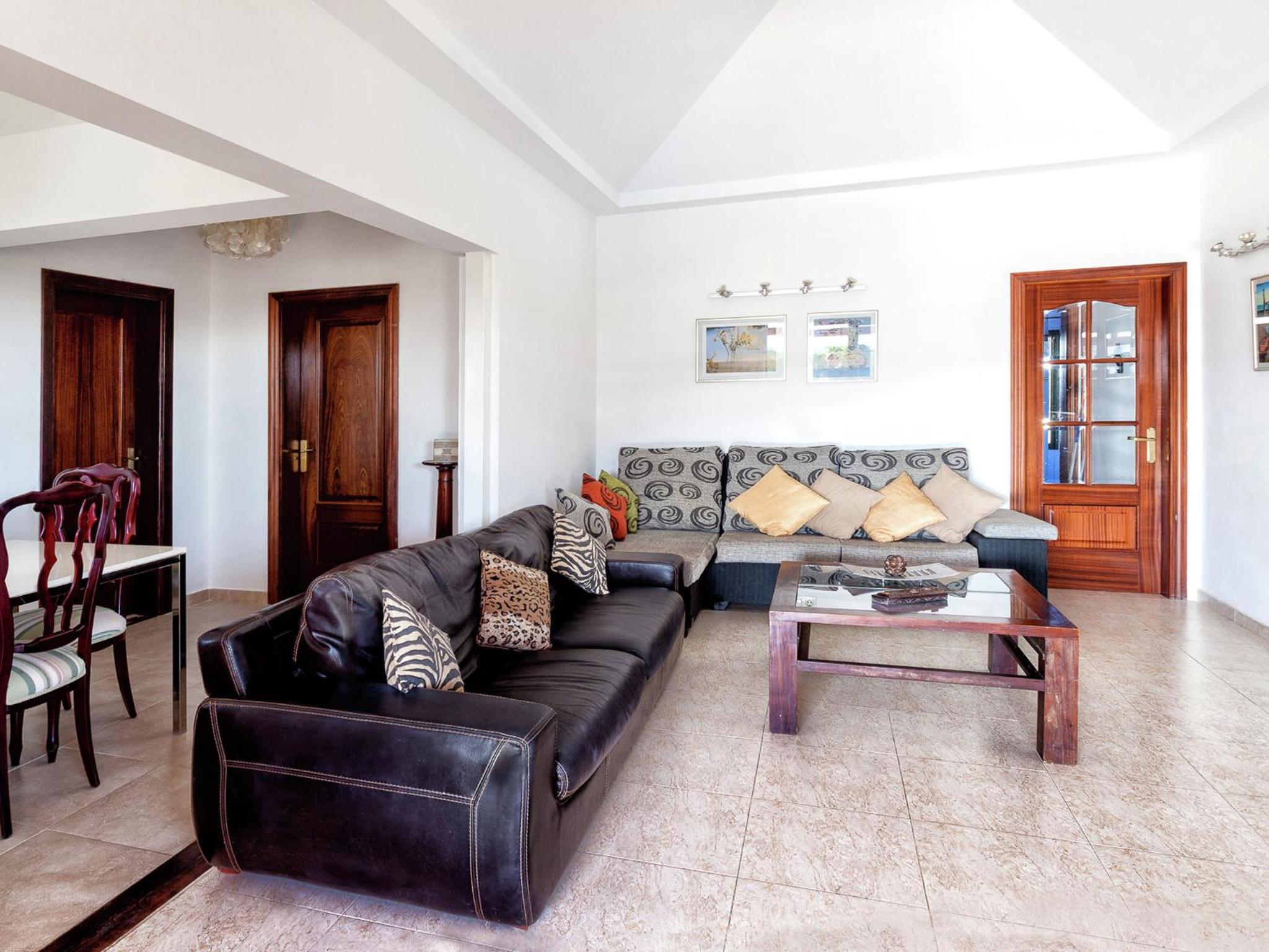 Villa de Tres Habitaciones