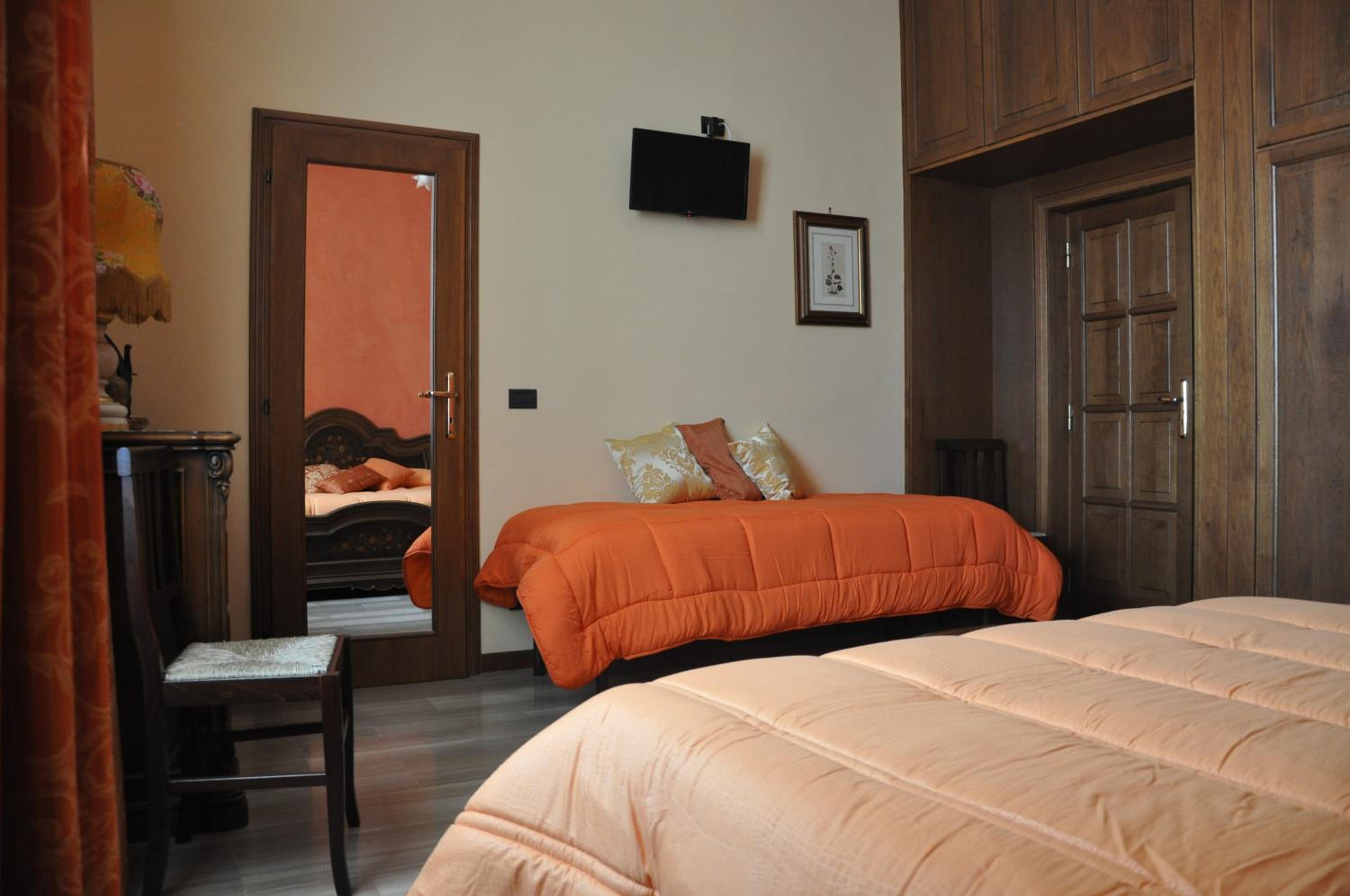 Superior Triple Room photo 2
