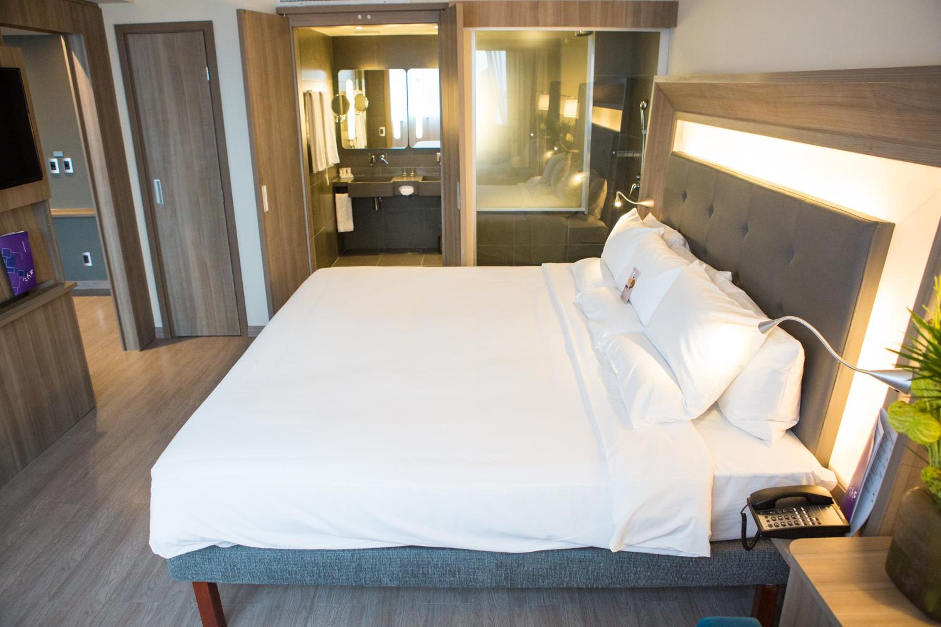 Executive Queen Room with Sea View