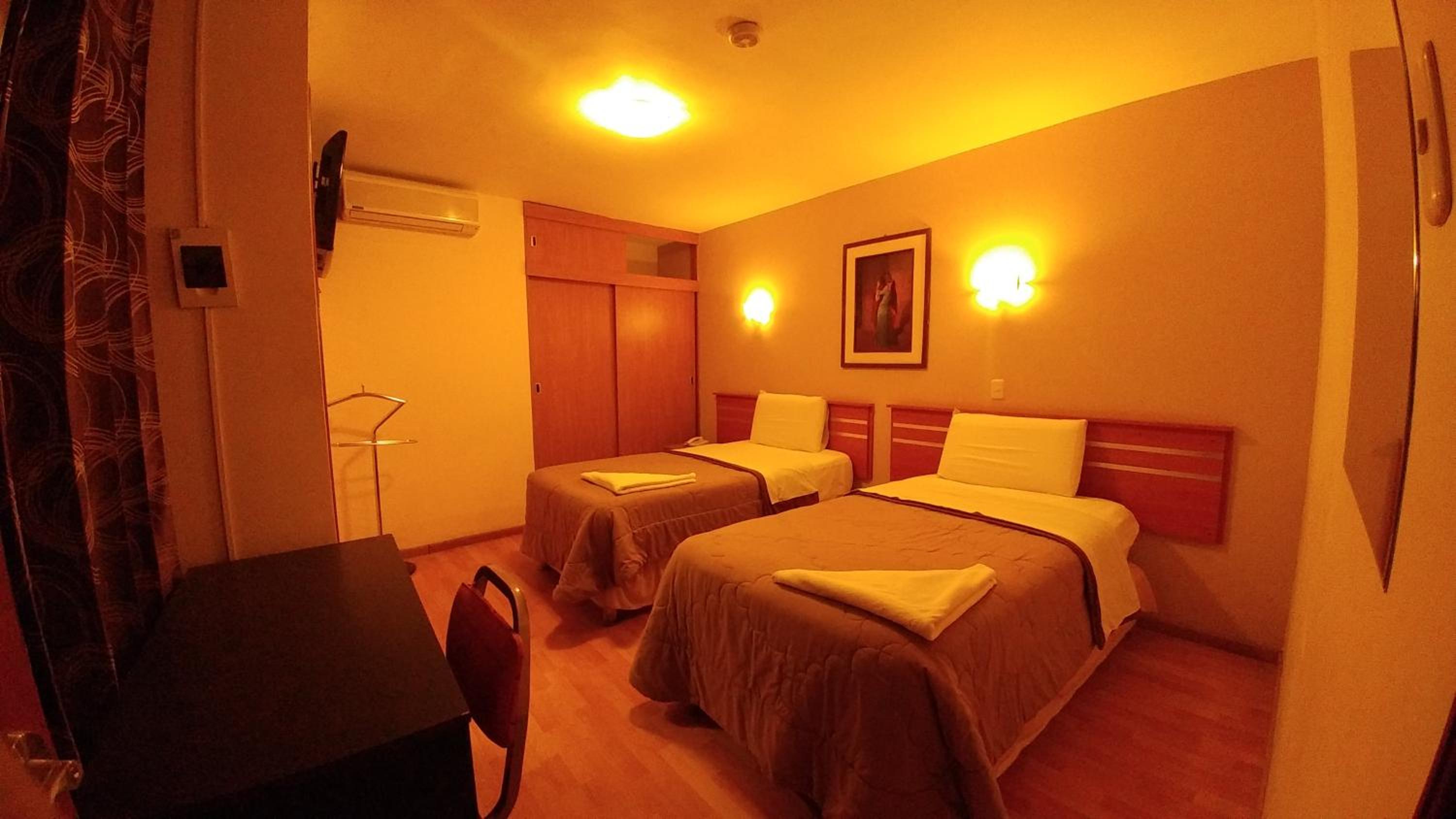 Standard Twin Room photo 2
