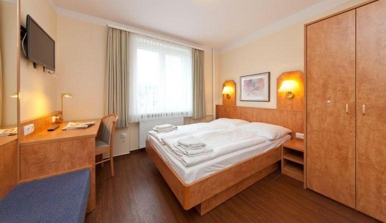 Standard Double Room - Photo 1