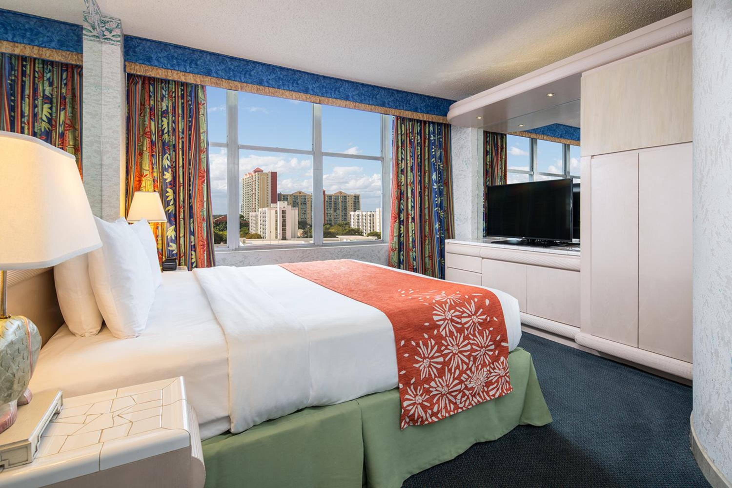 Classic Two Bedroom Suite City View
