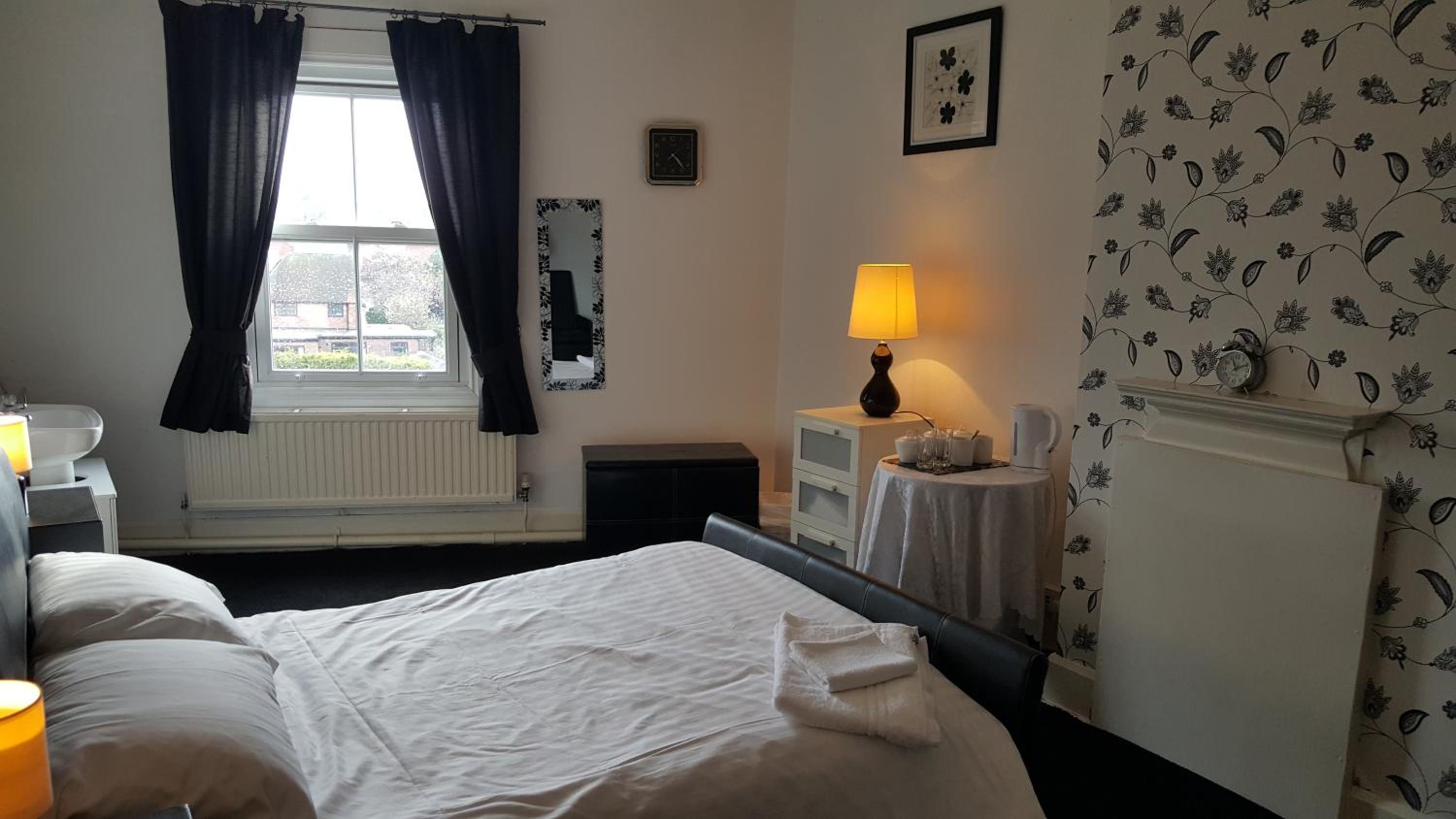 Double Room with Shared Bathroom photo 3