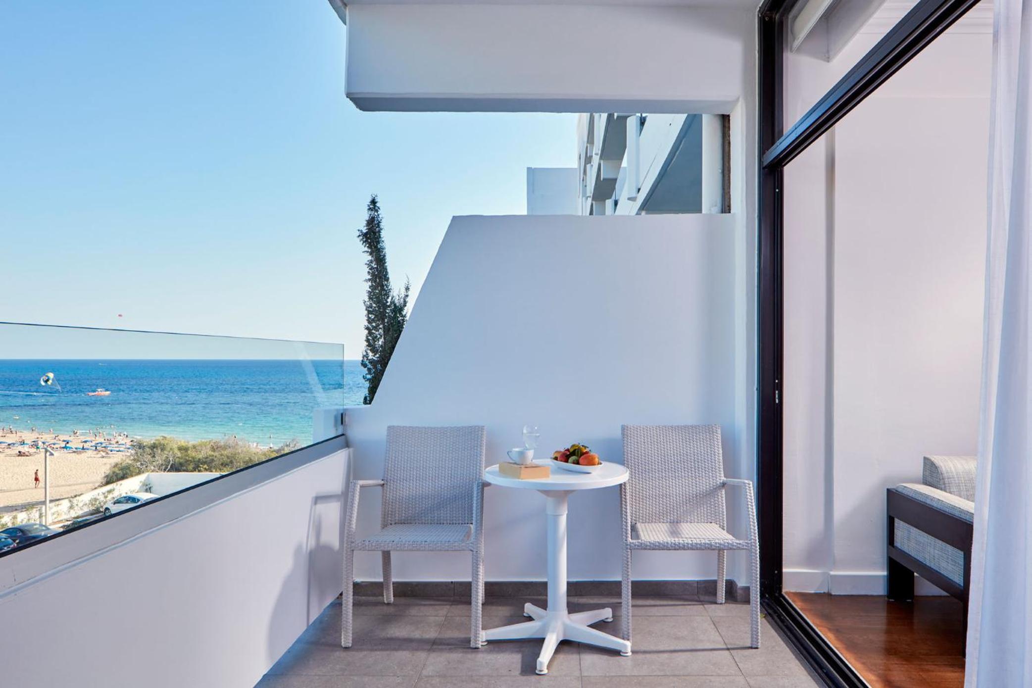  Standard Studio partial sea view photo 3