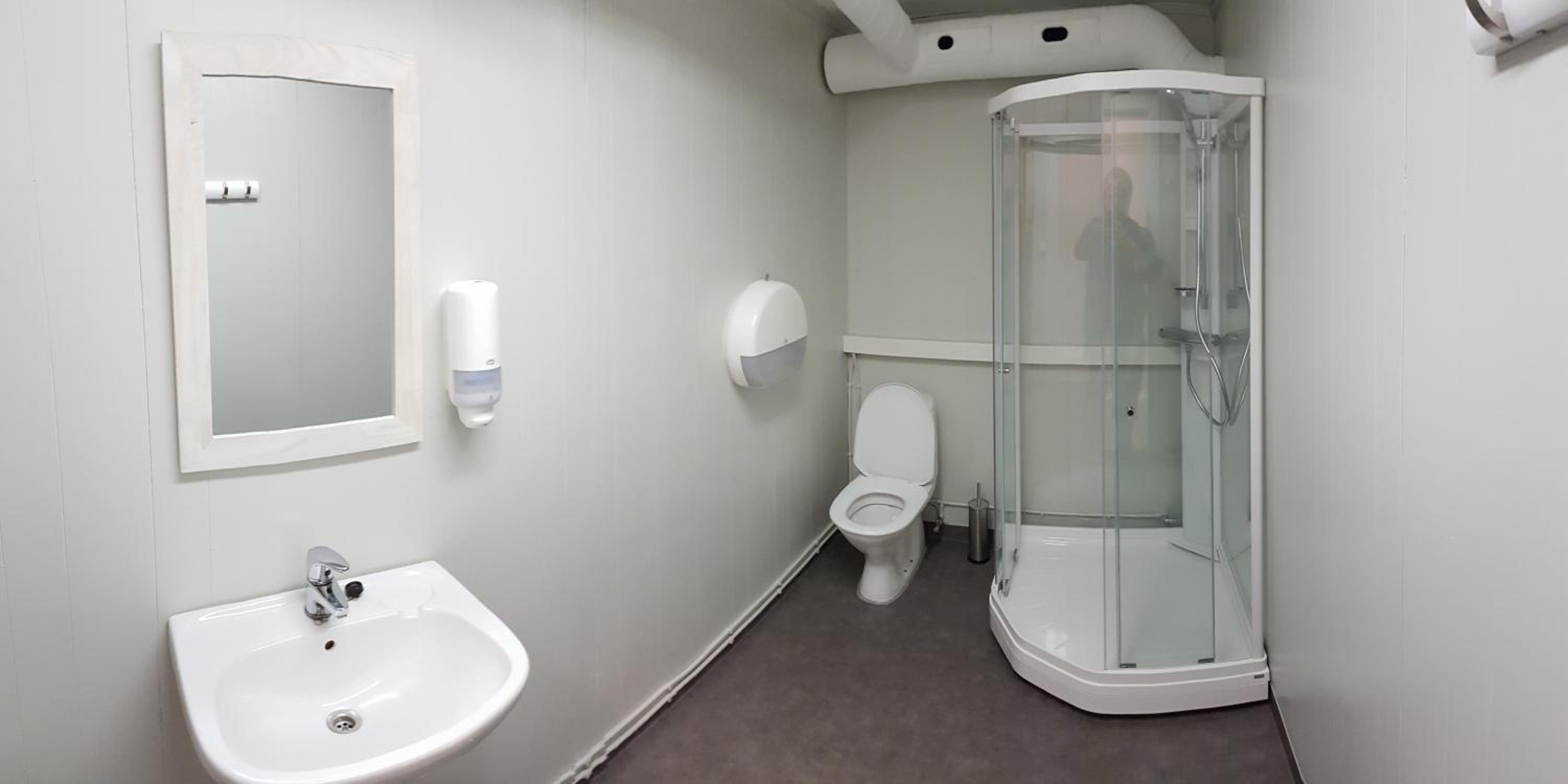 Double Room With Shared Shower And Toilet photo 2