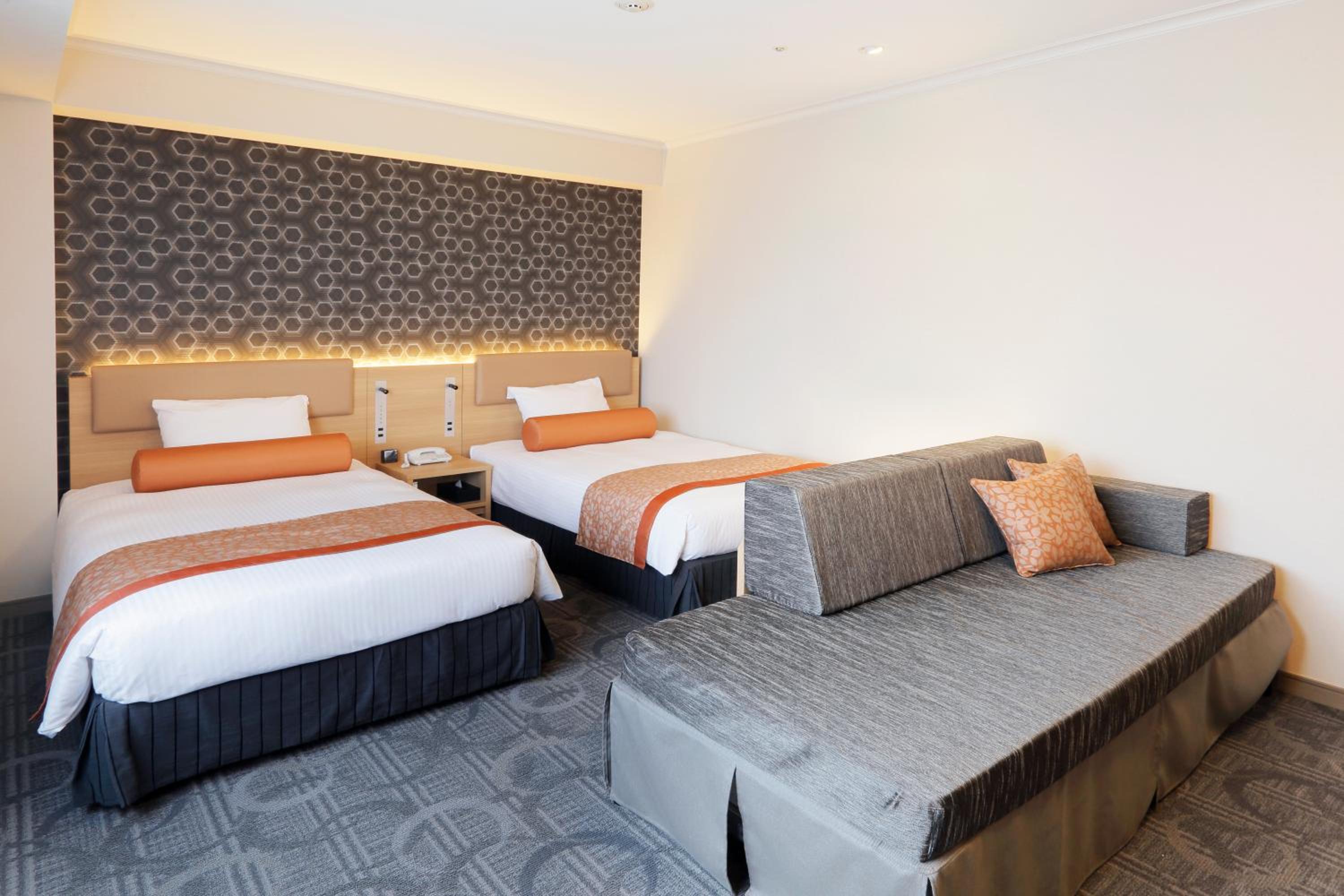 Superior Twin Room with Extra Bed - Non-Smoking - Excel View Floor - Photo 2