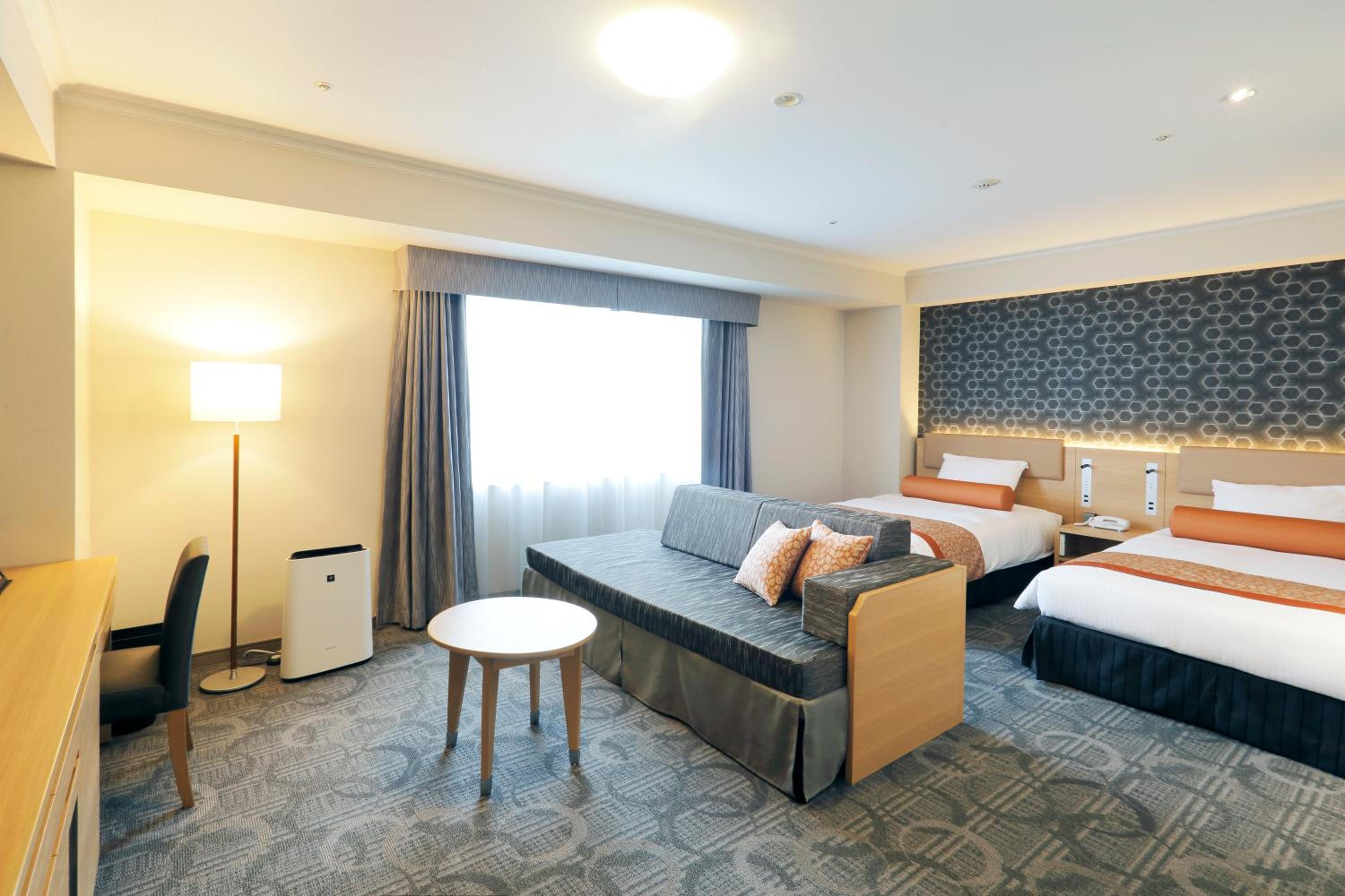 Superior Twin Room with Extra Bed - Non-Smoking - Excel View Floor - Photo 1