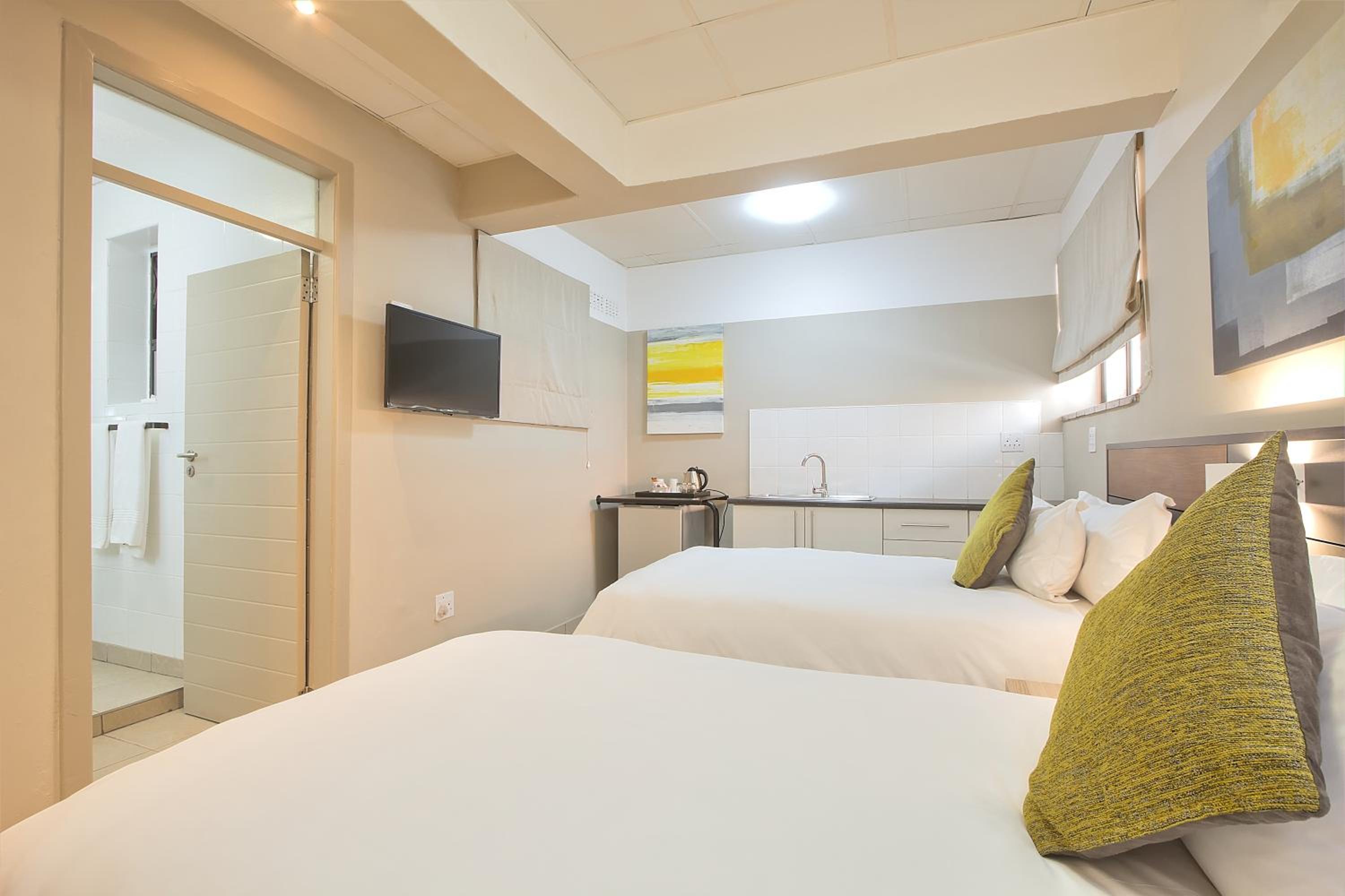 Deluxe Double or Twin Room photo 3