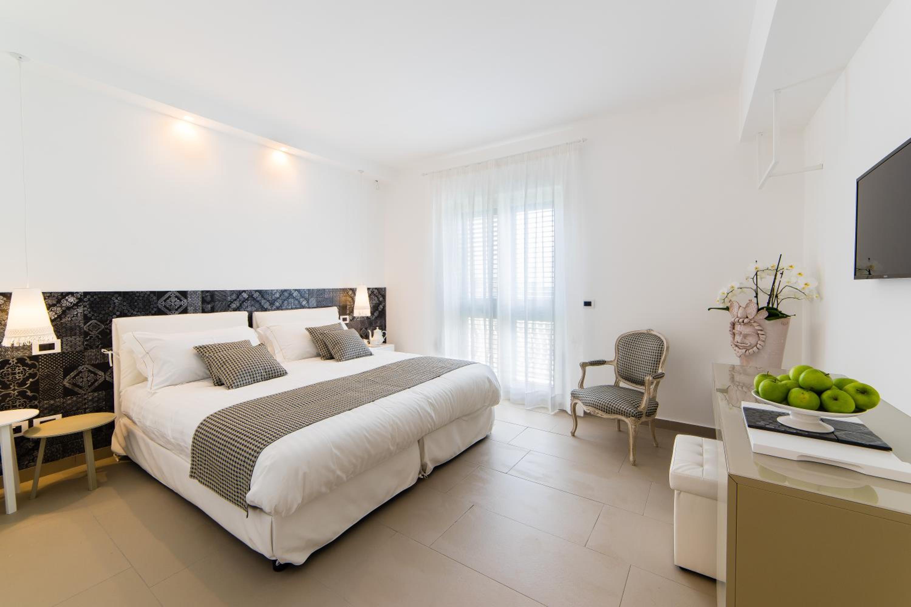 Double or Twin Room with Sea View photo 1