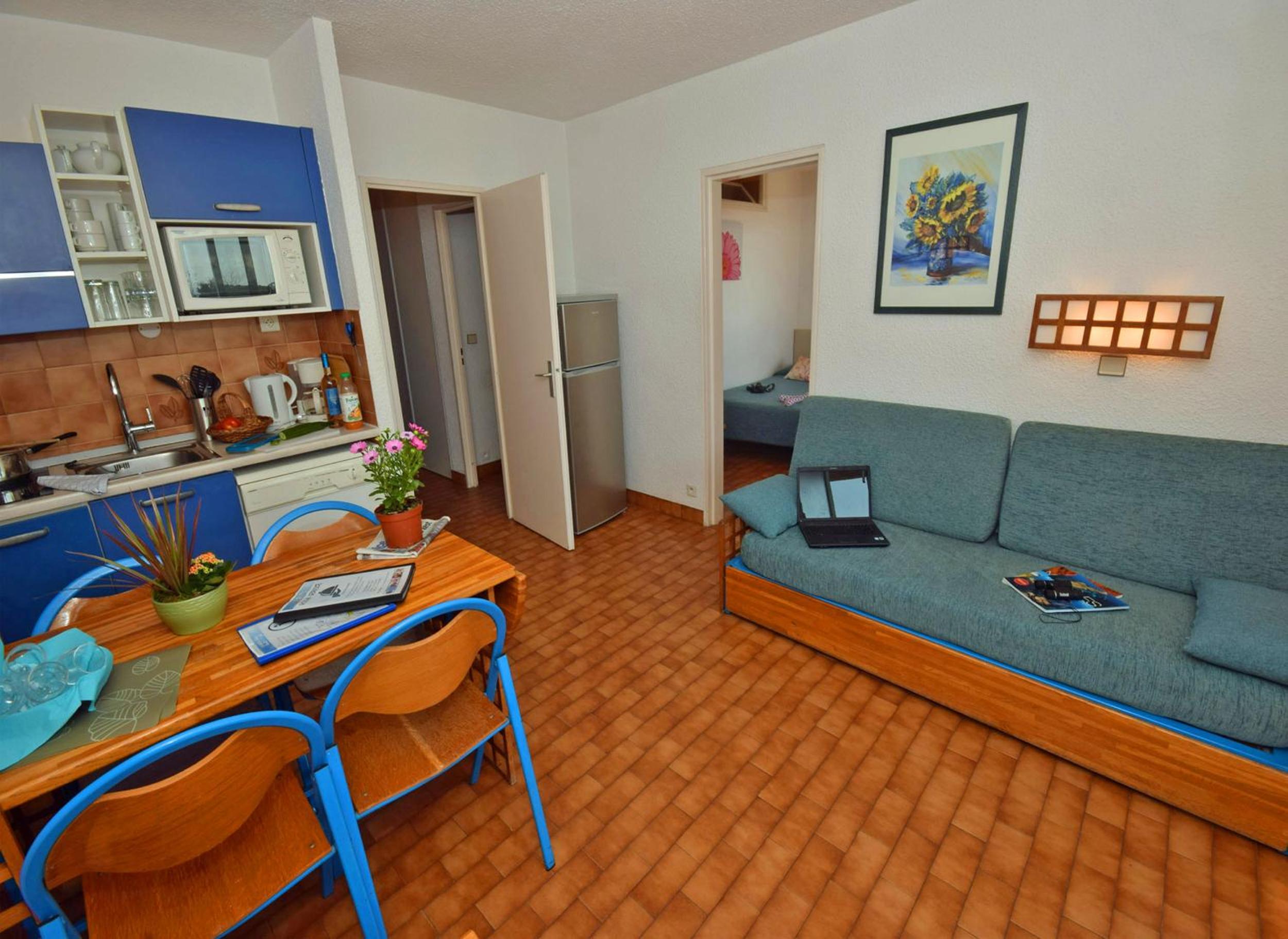 One-Bedroom Apartment (5-6 People) photo 1