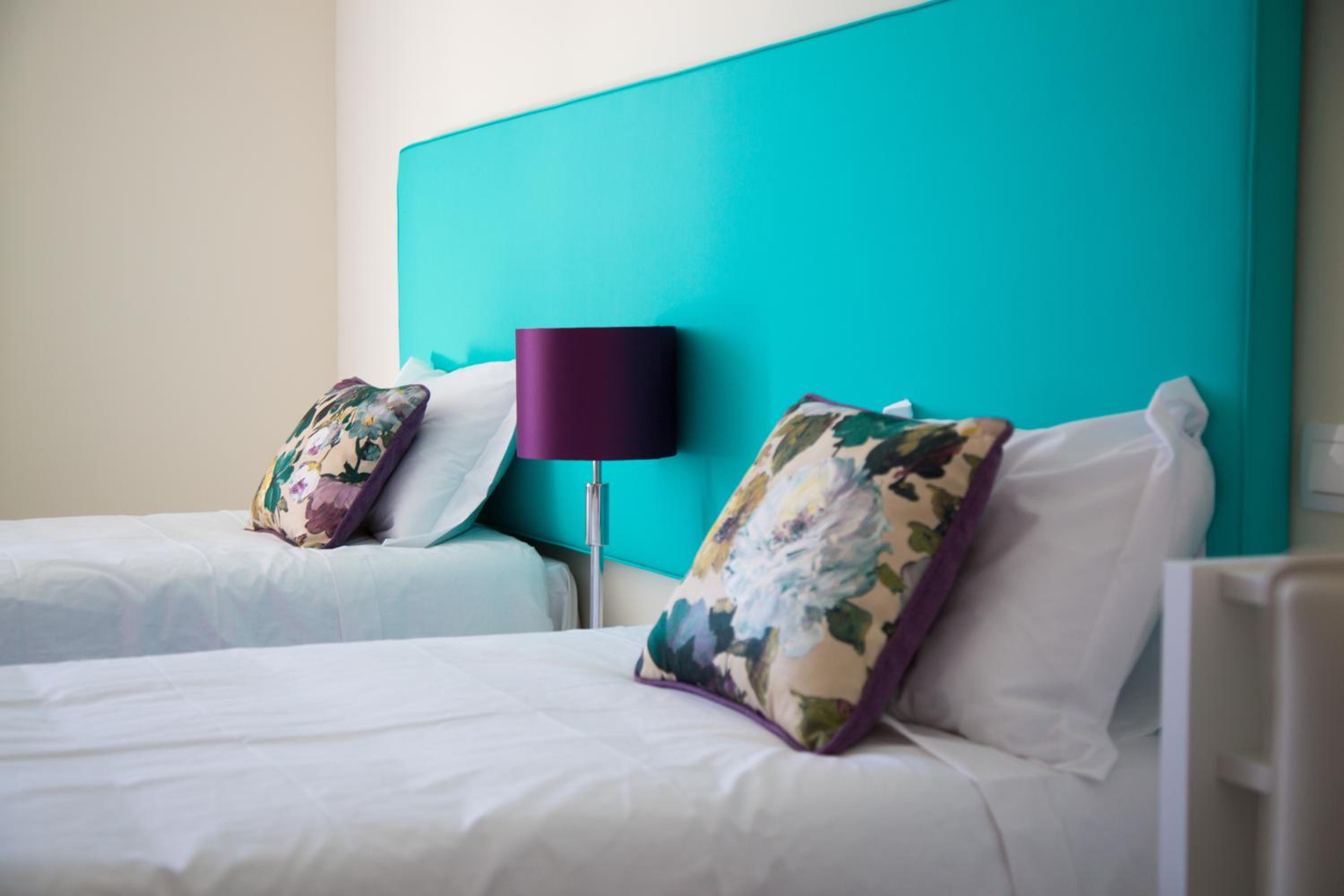 Twin Room - Photo 3