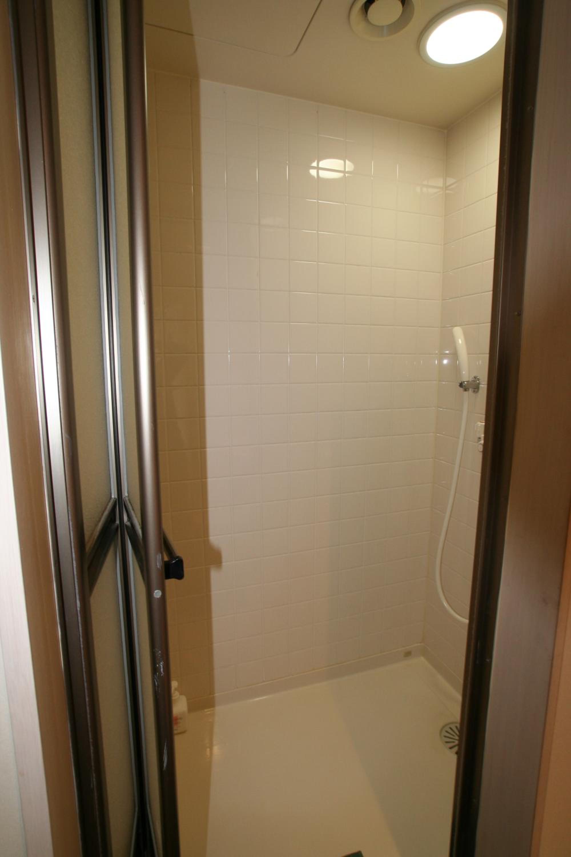 Twin Room - Non-Smoking photo 3
