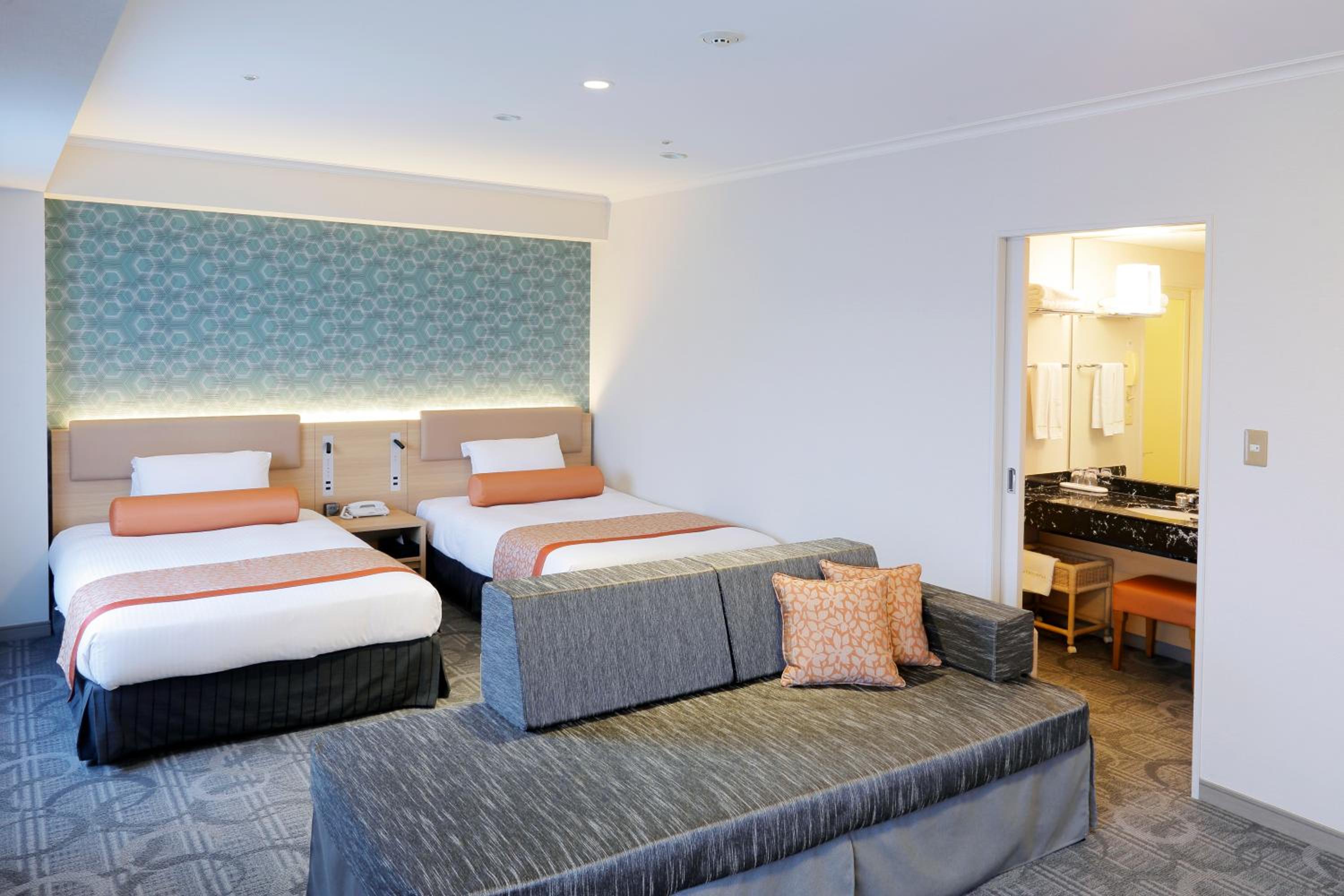 Deluxe Twin Room - Non-Smoking - Photo 10