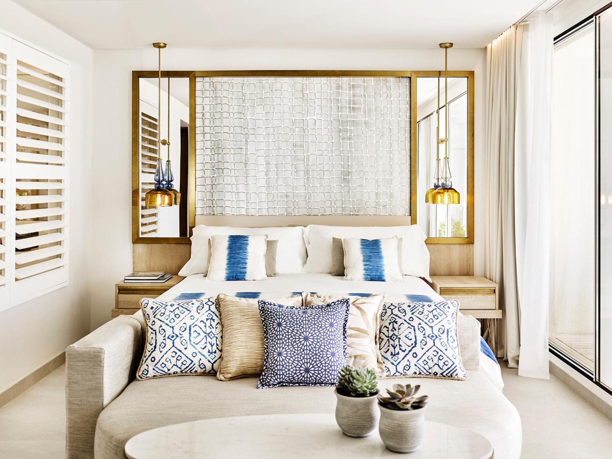 Panoramic Junior Suite with Sea View photo 2