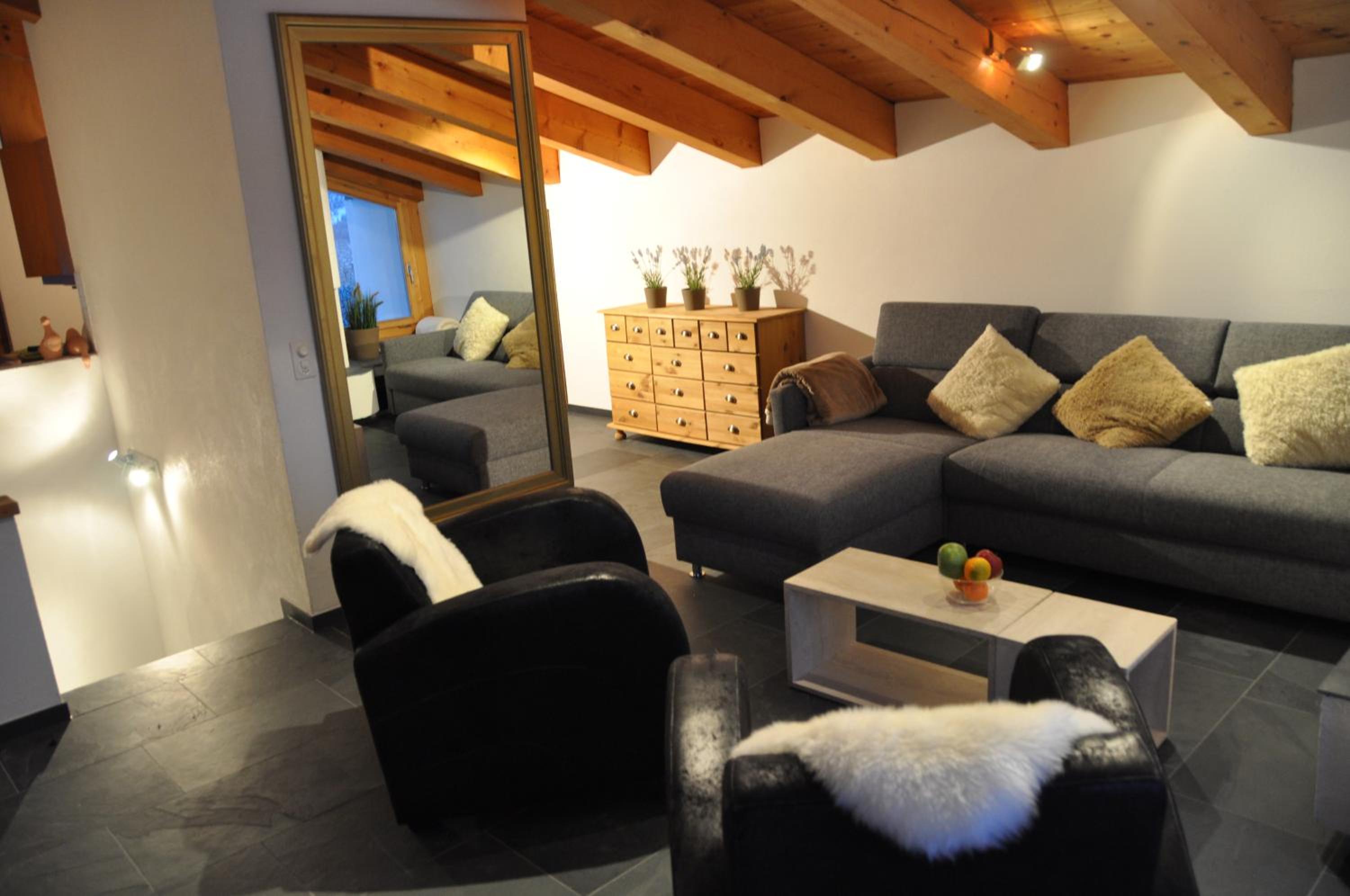 Apartment with Mountain View photo 1