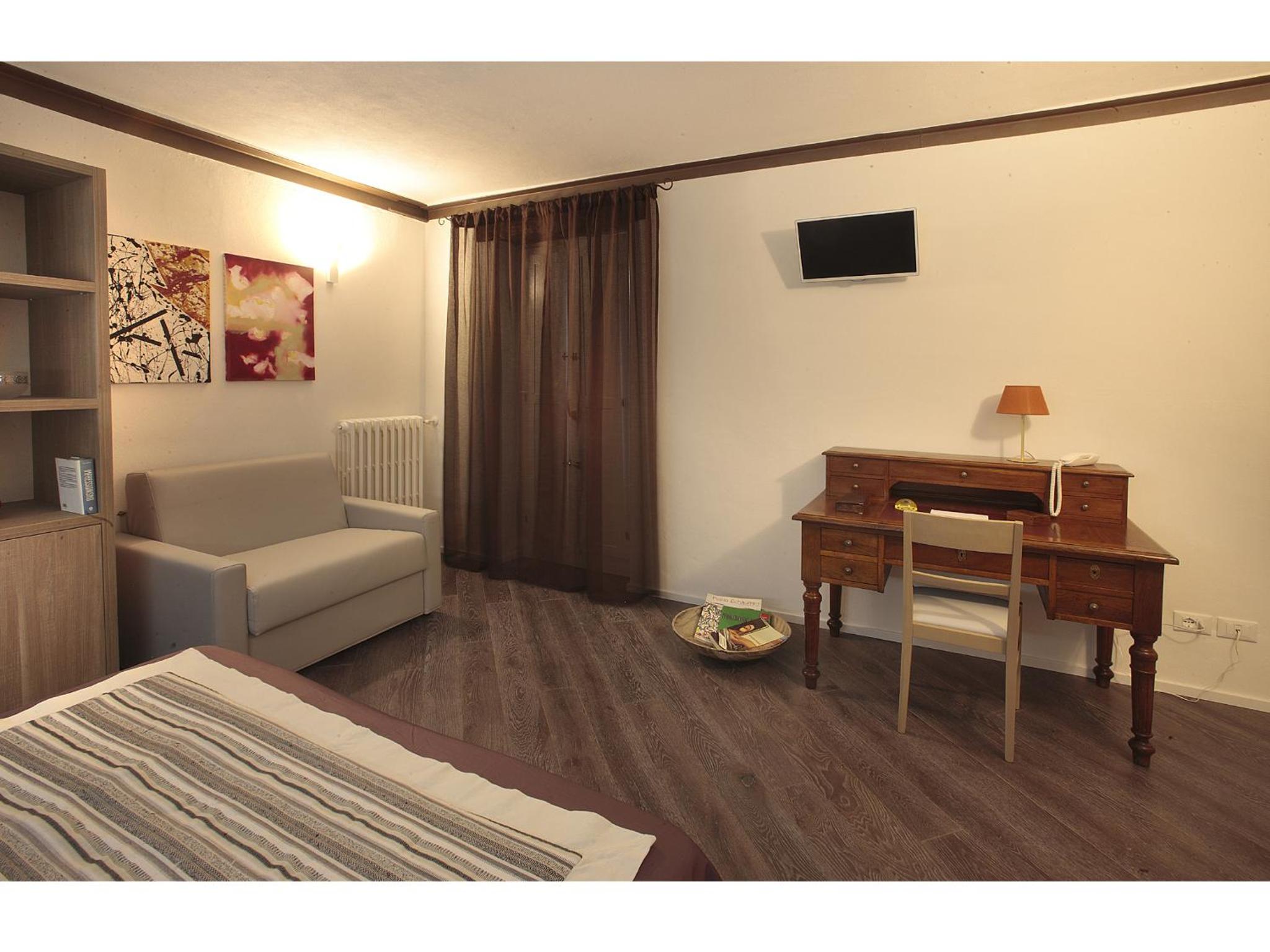 Superior Double or Twin Room photo 3