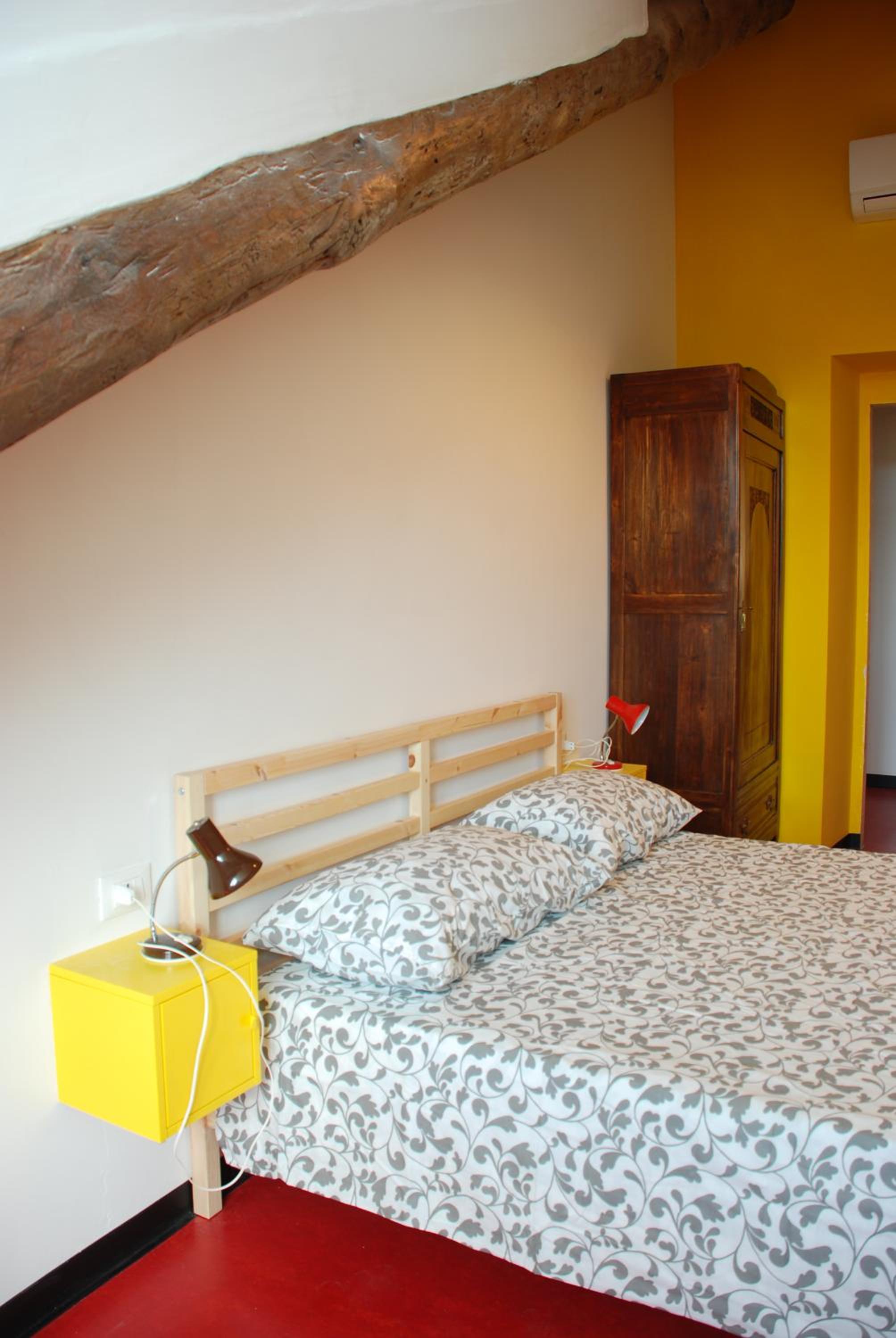 Double Room with Shared Bathroom photo 3