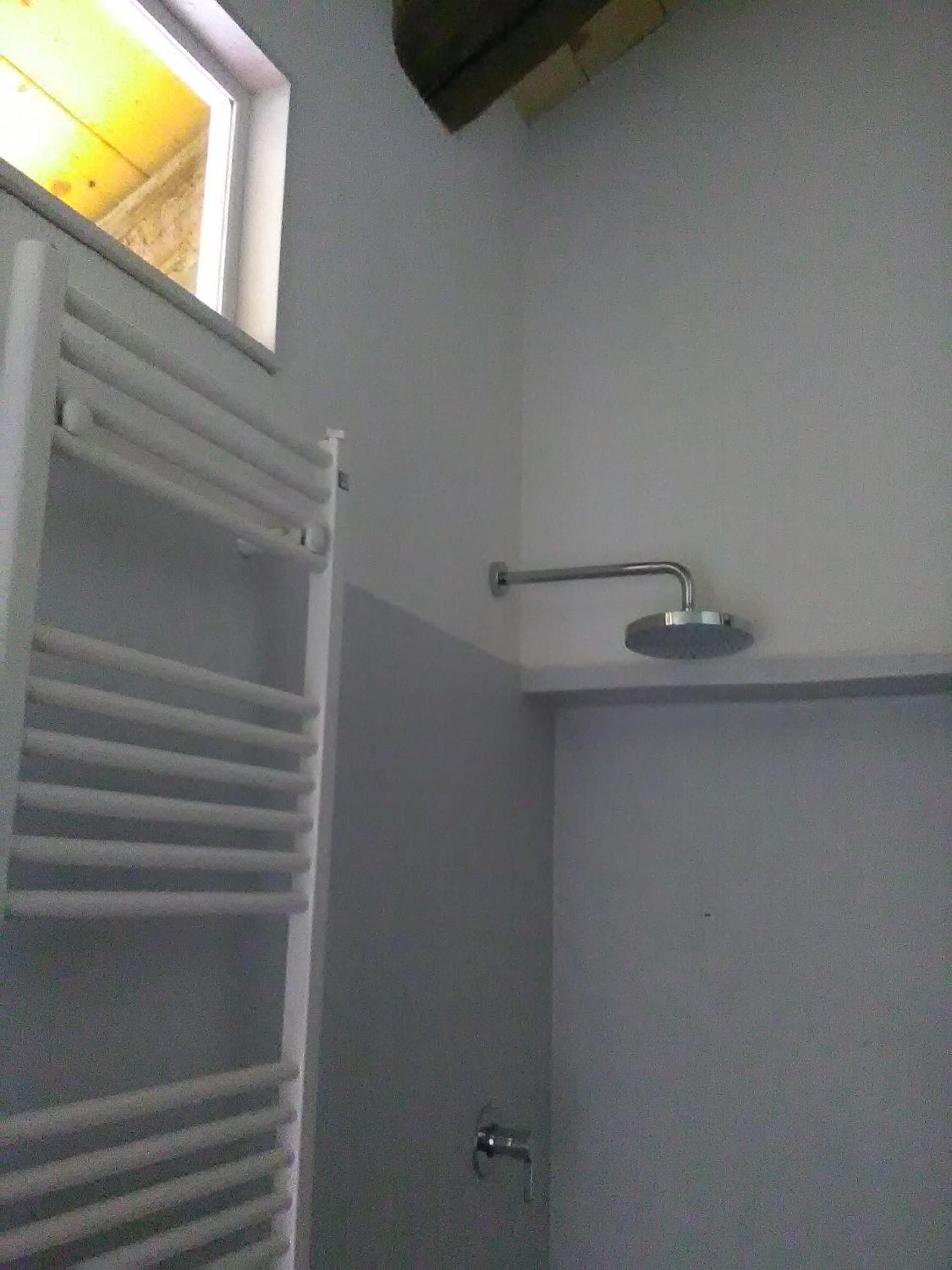 Double Room with Private Bathroom - Photo 4