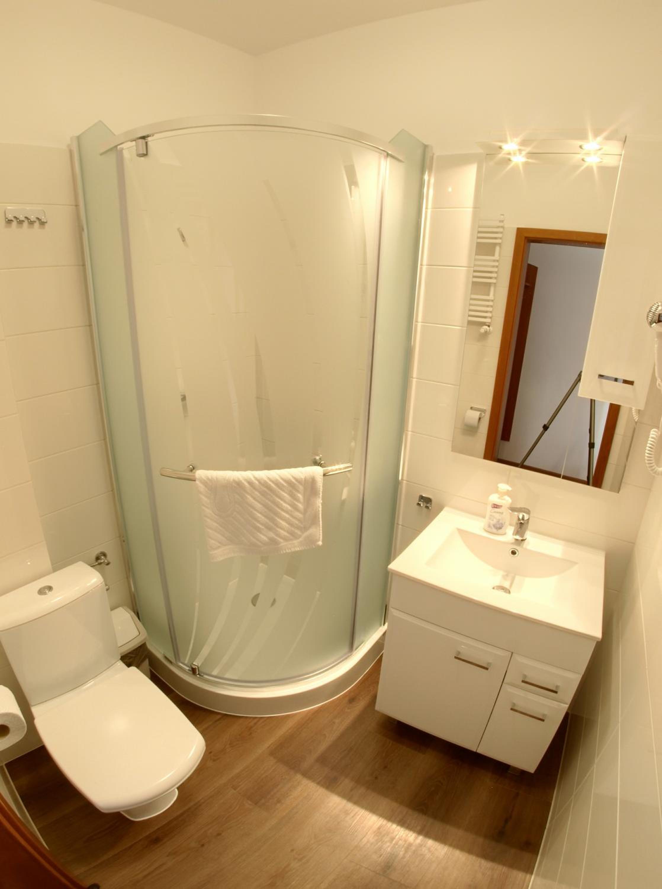 Small Double Room - Photo 4