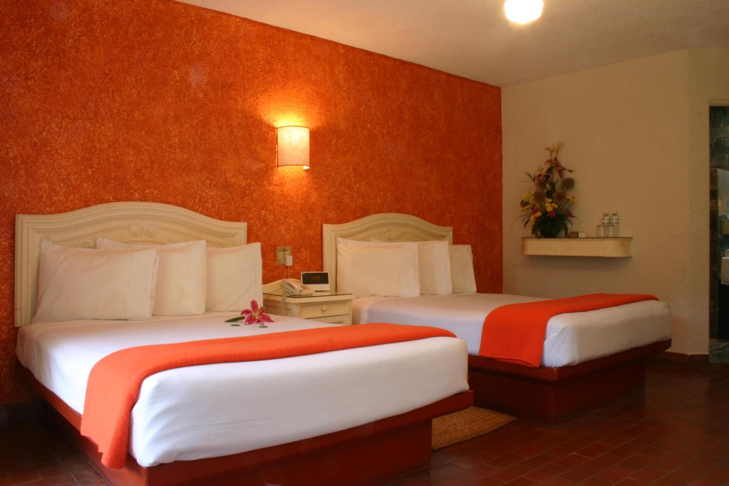 Double Room With Two Double Beds photo 3