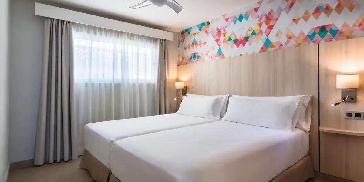 Classic Suite with Partial Sea View