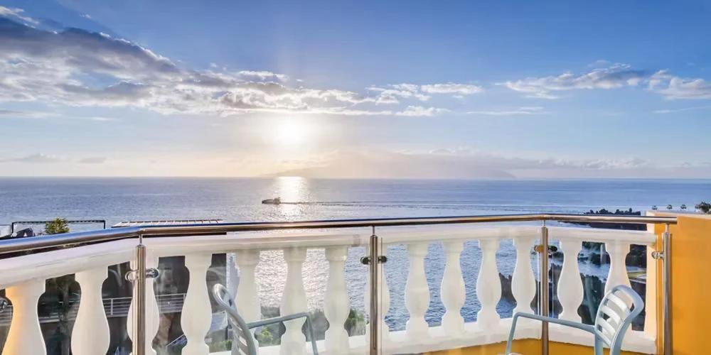 Superior Suite with Sea View thumbnail 5