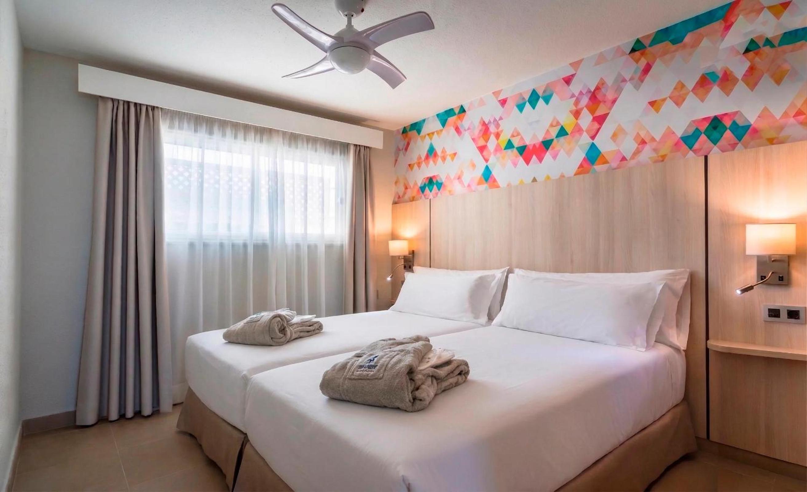 Superior Suite with Sea View thumbnail 6