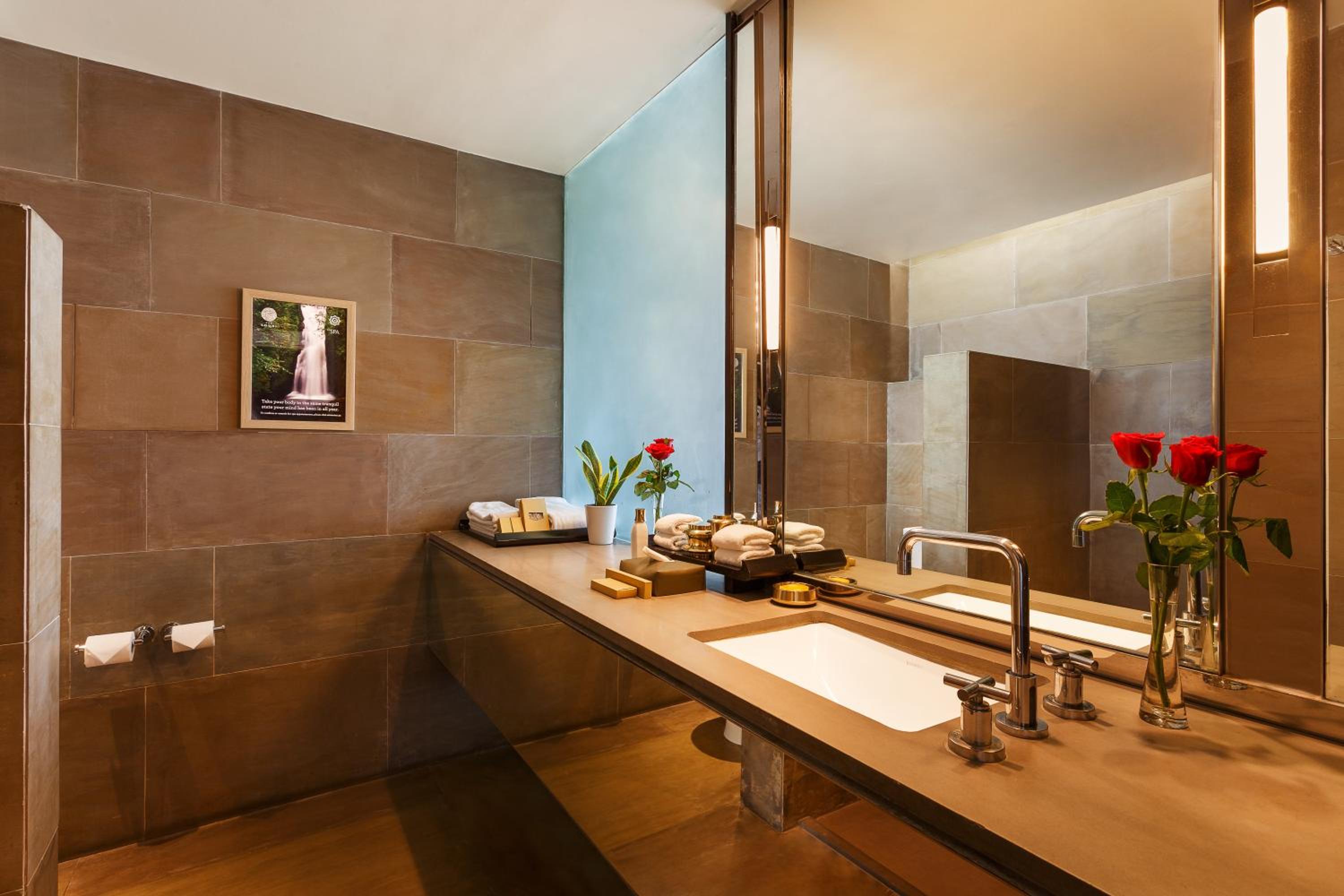 Lodhi Standard Room Without Plunge Pool with Happy Hours at Safari Lounge 5 to 7 pm, Buy 01 drink and get another drink complimentary (spirits), 1200 spa credit per booking