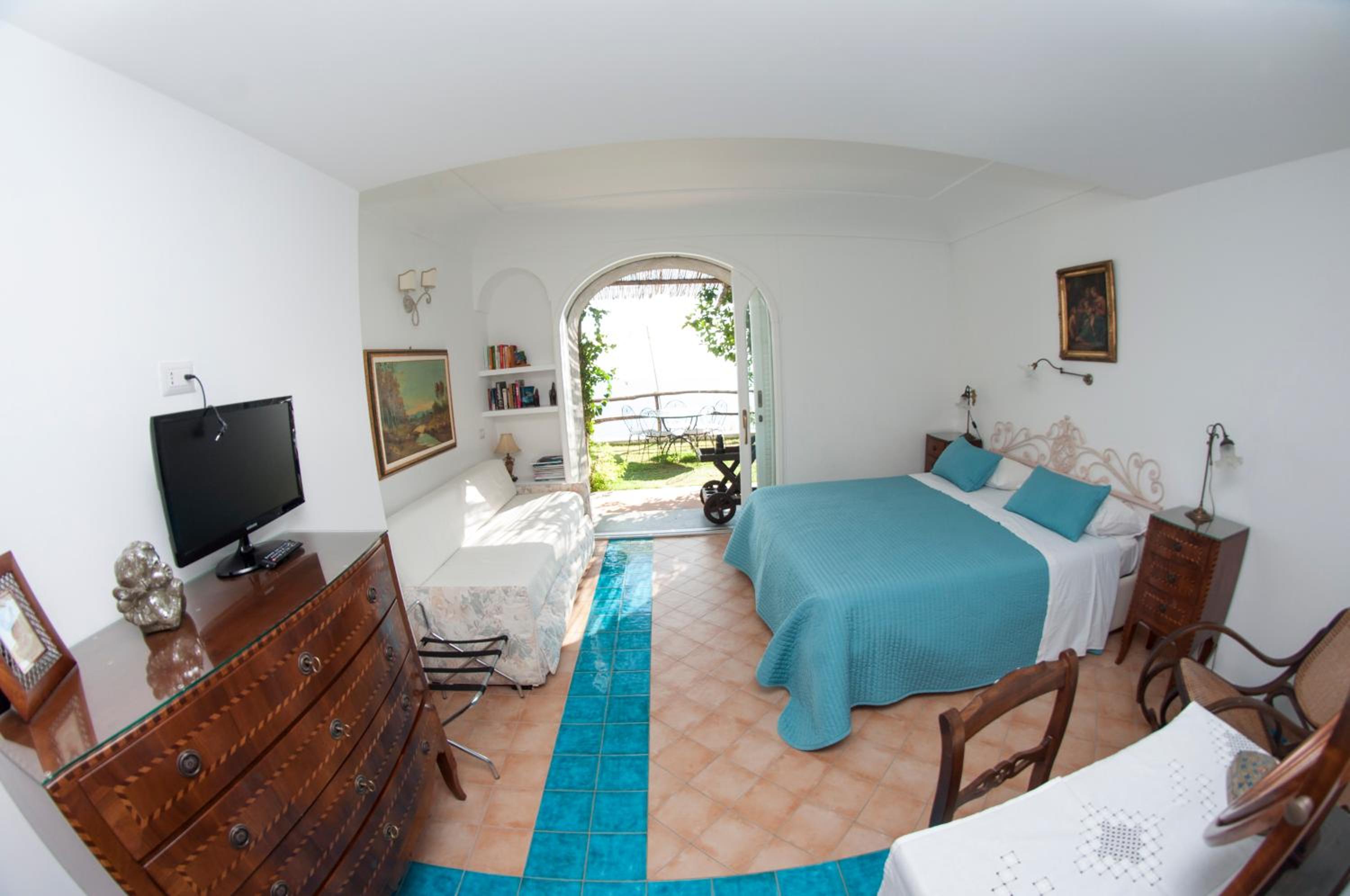 Deluxe Apartment photo 2