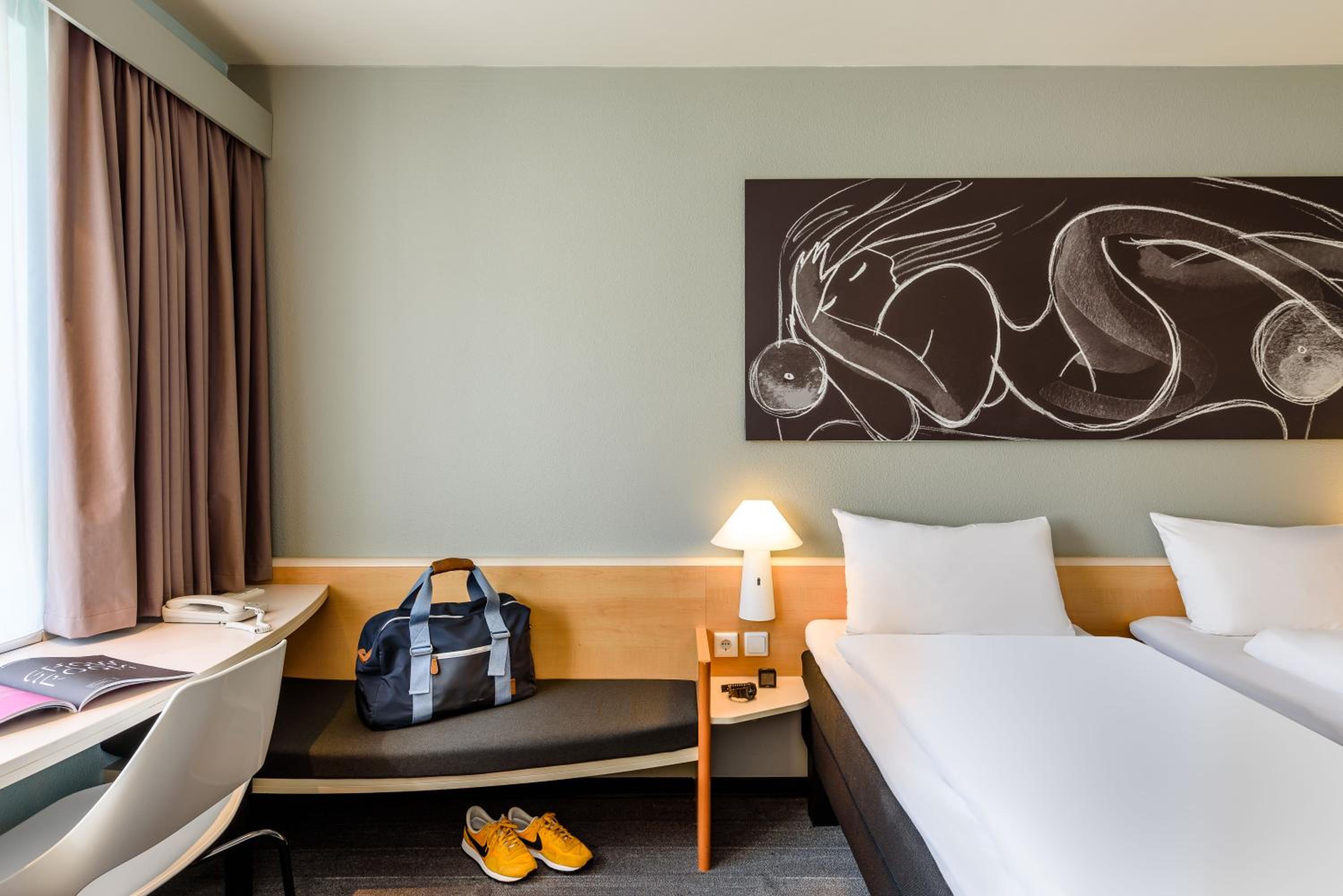 Standard Twin Room photo 2