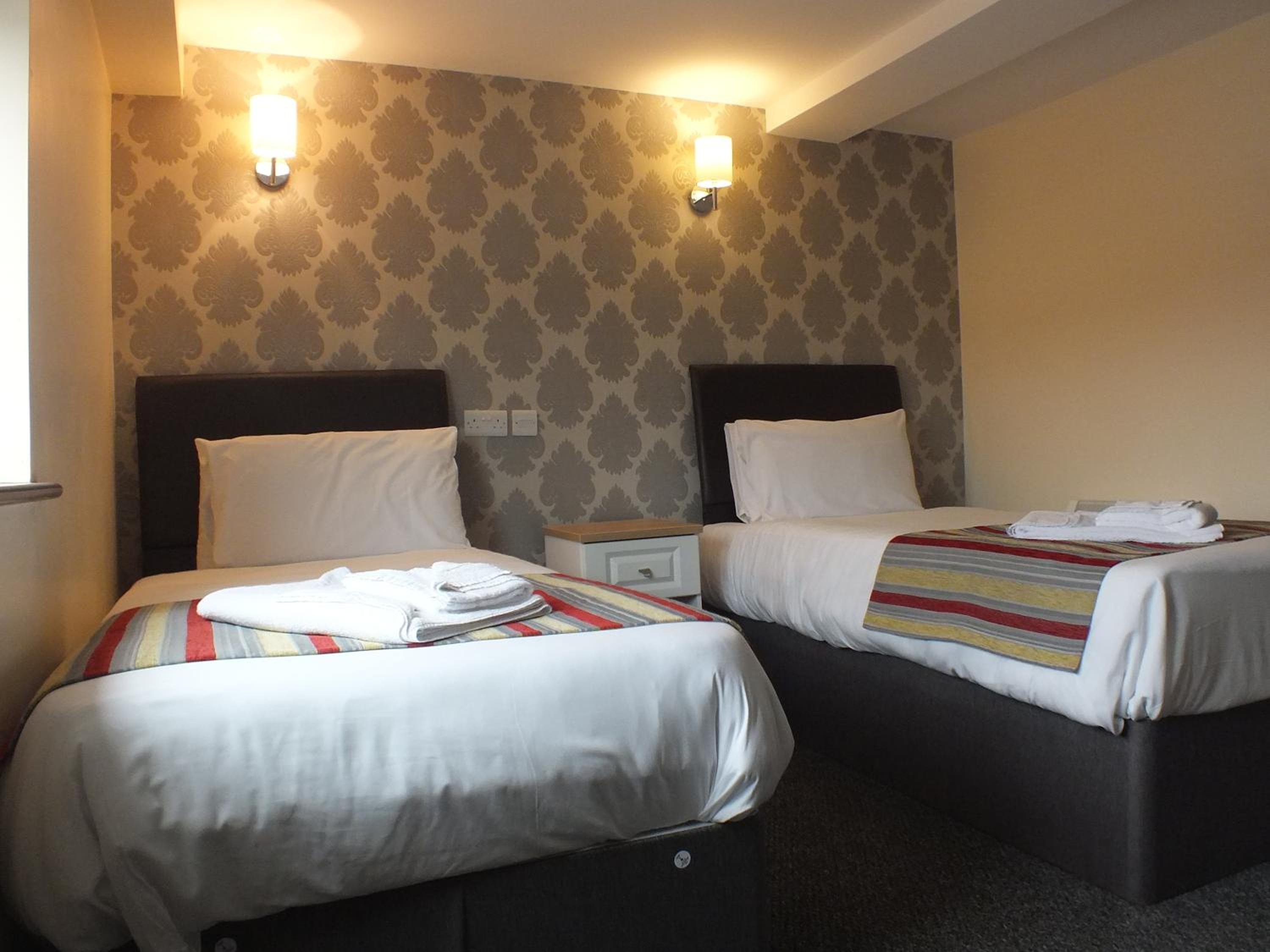 Standard Twin Room - Photo 5