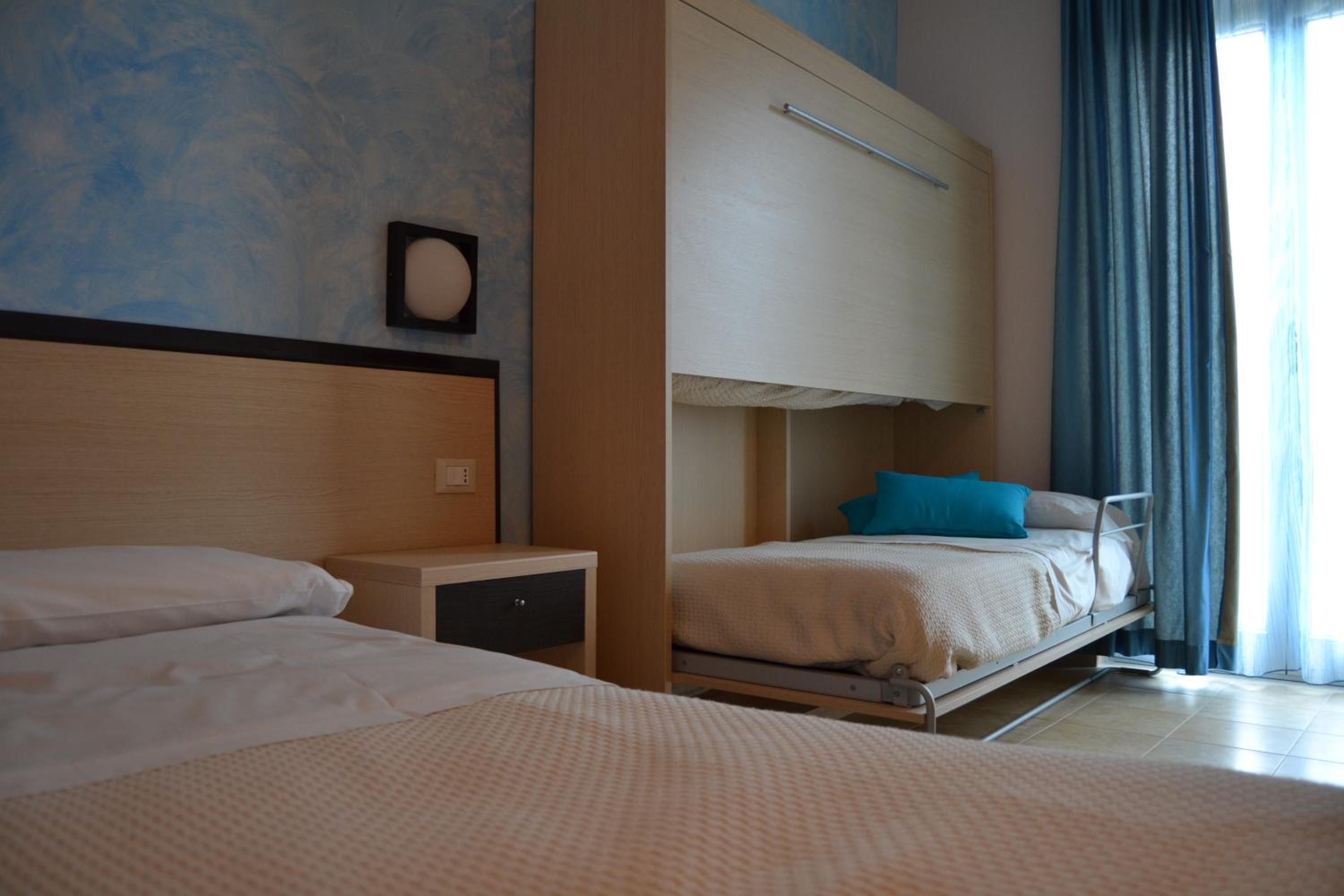Triple Room photo 2