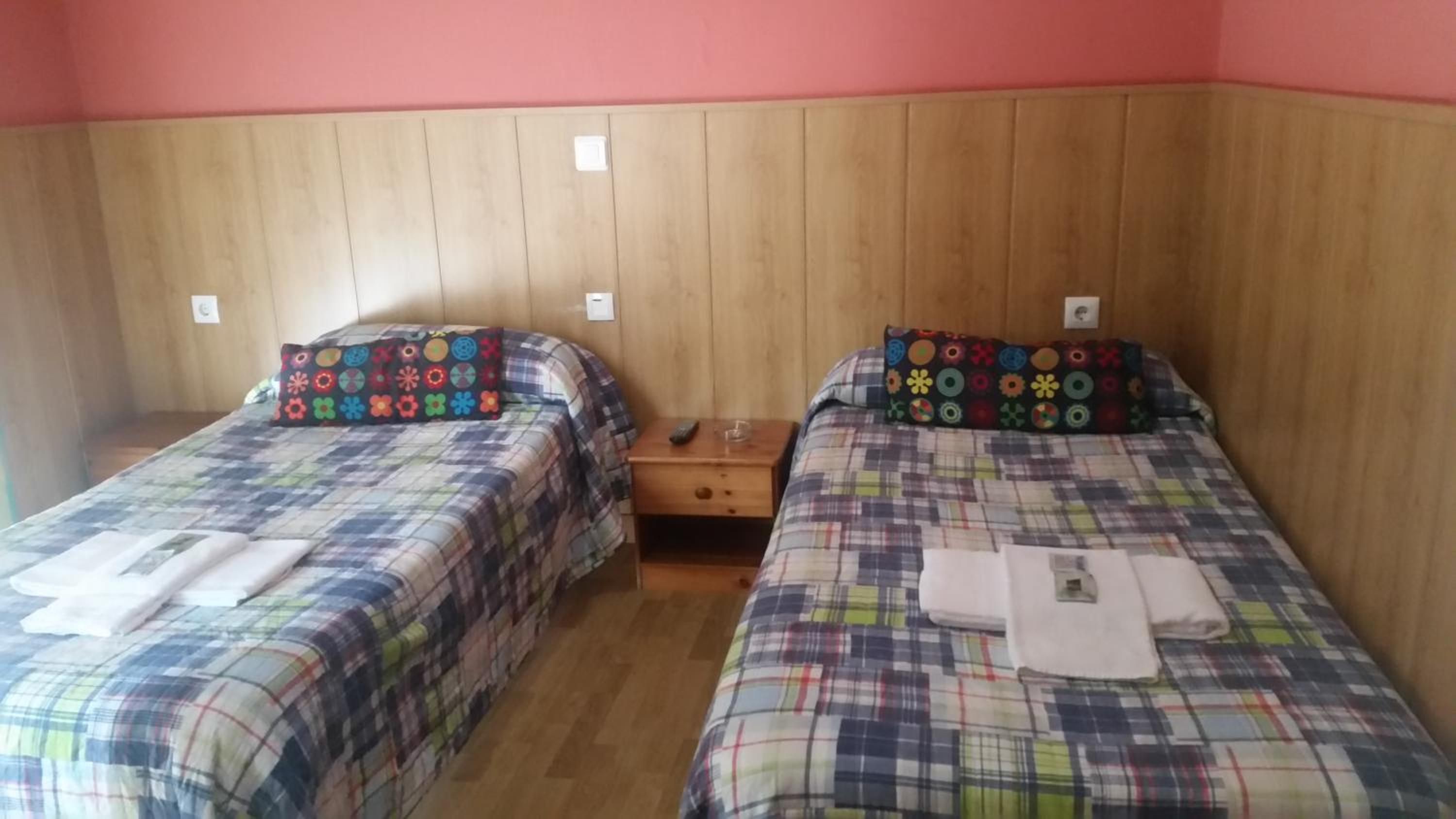 Twin Room - Photo 11