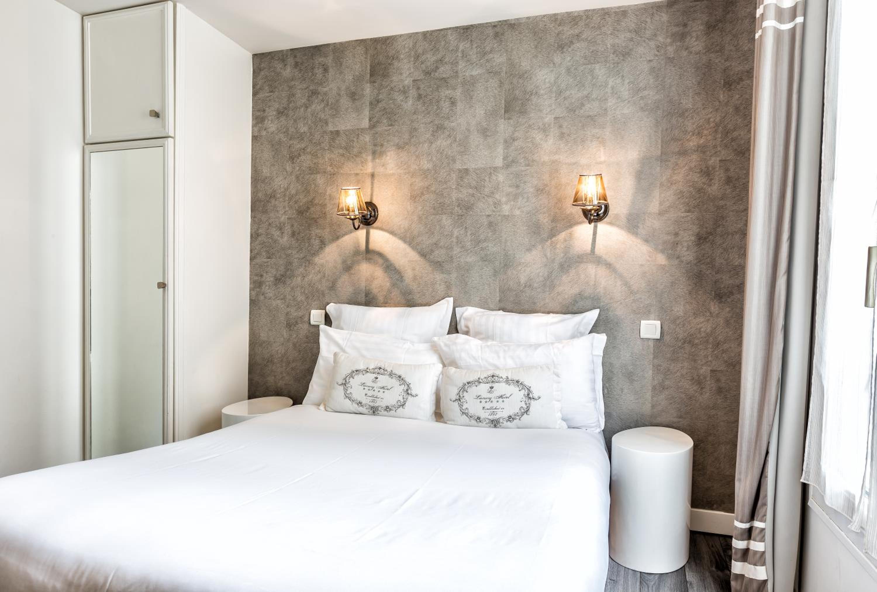 Double Room thumbnail 5