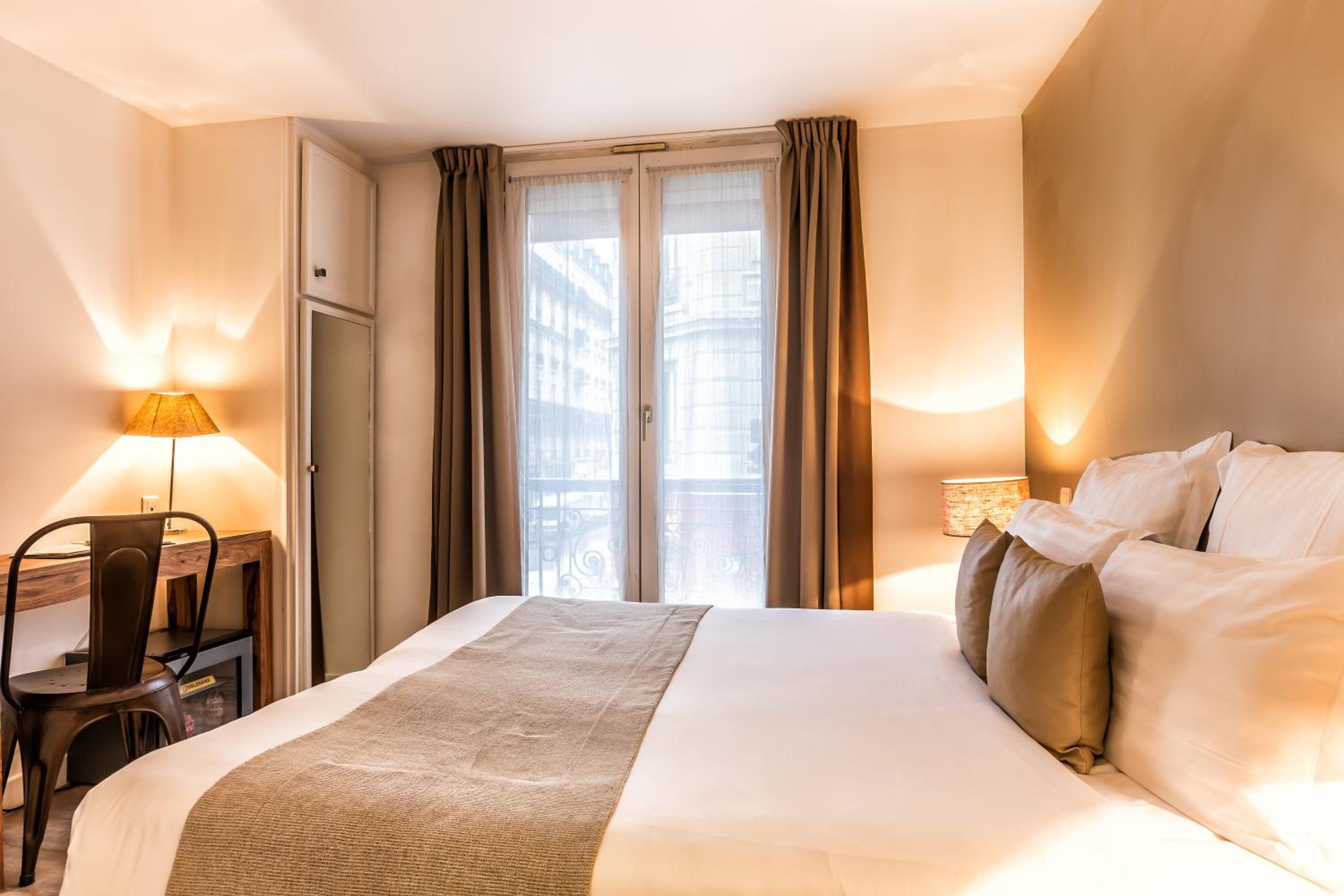 Double Room thumbnail 6