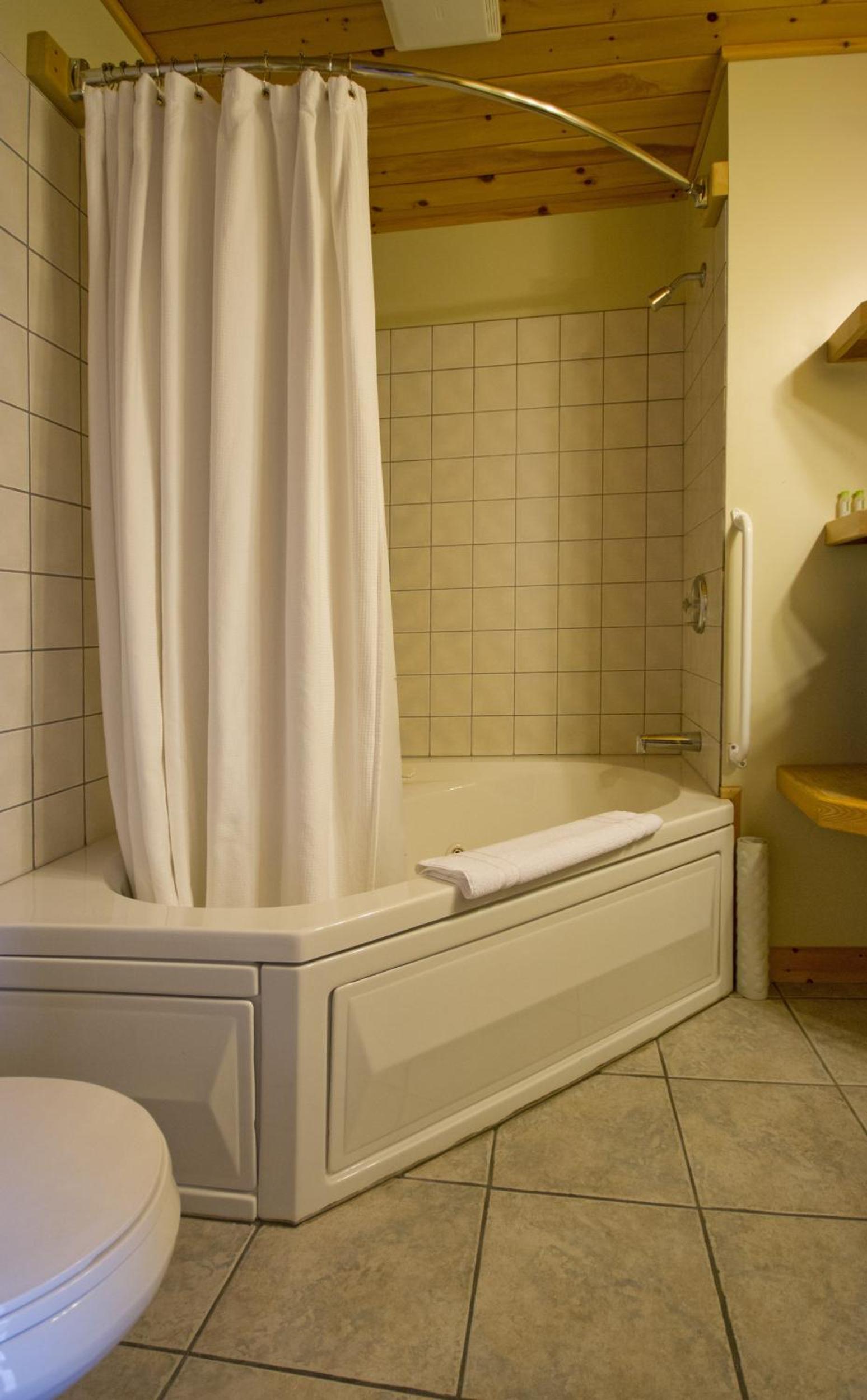 Junior Suite with Pool View photo 3