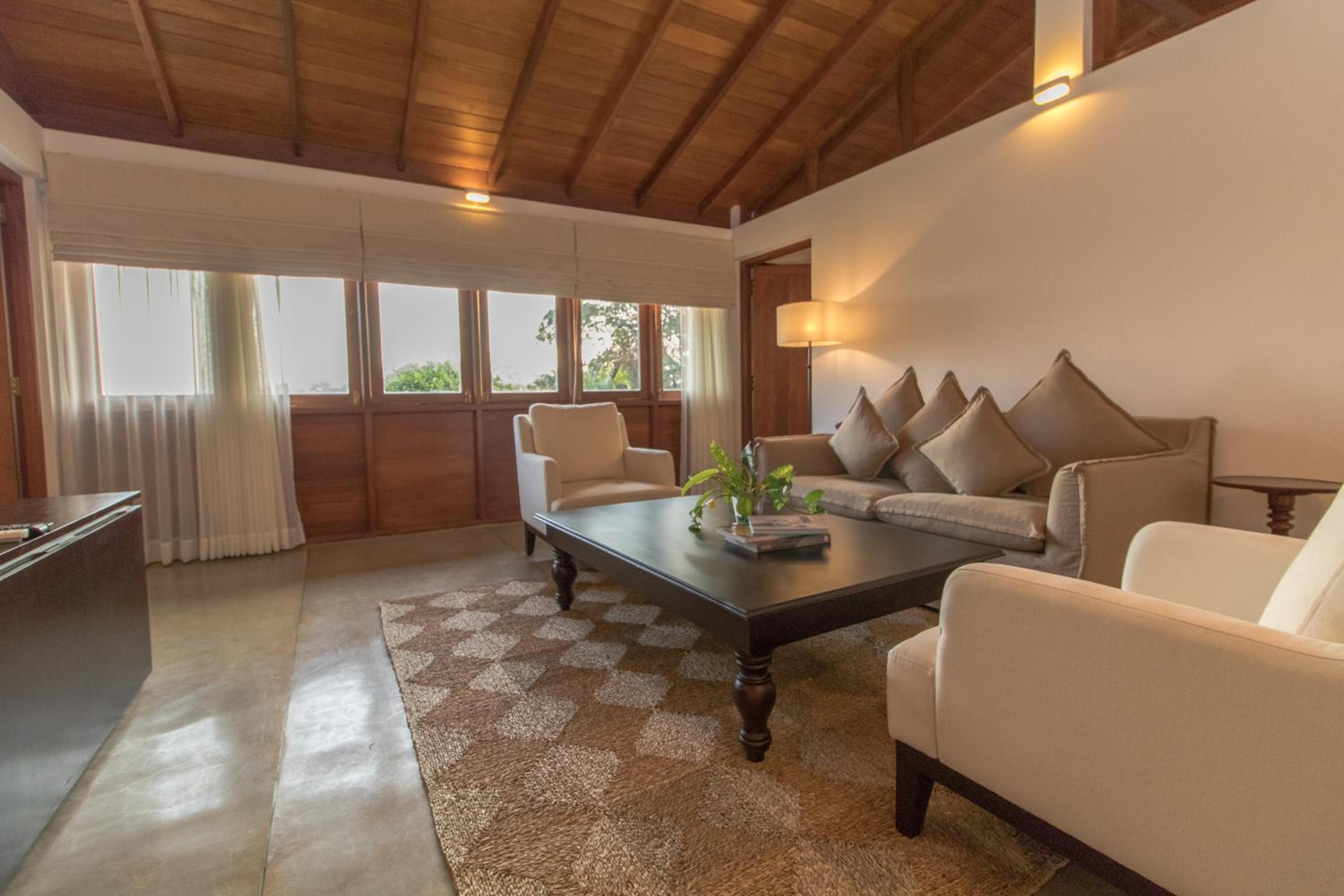 Queen Suite - Photo 9