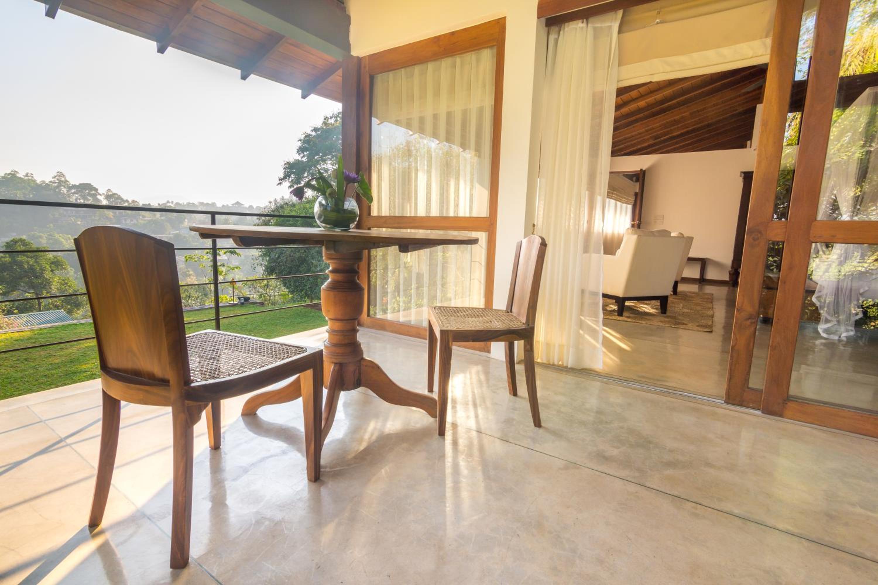 Queen Suite - Photo 10